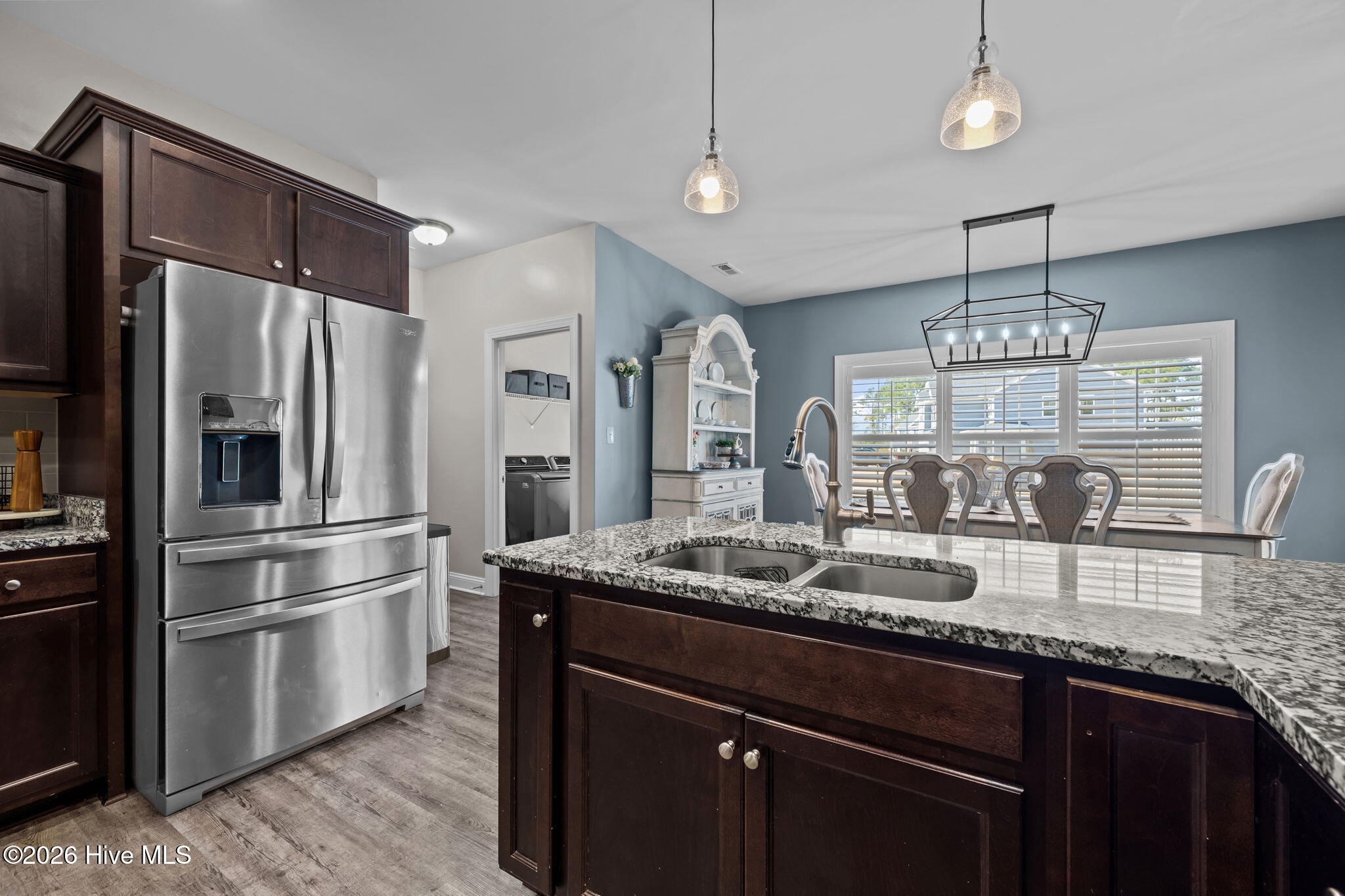 100557396 | Photo 13