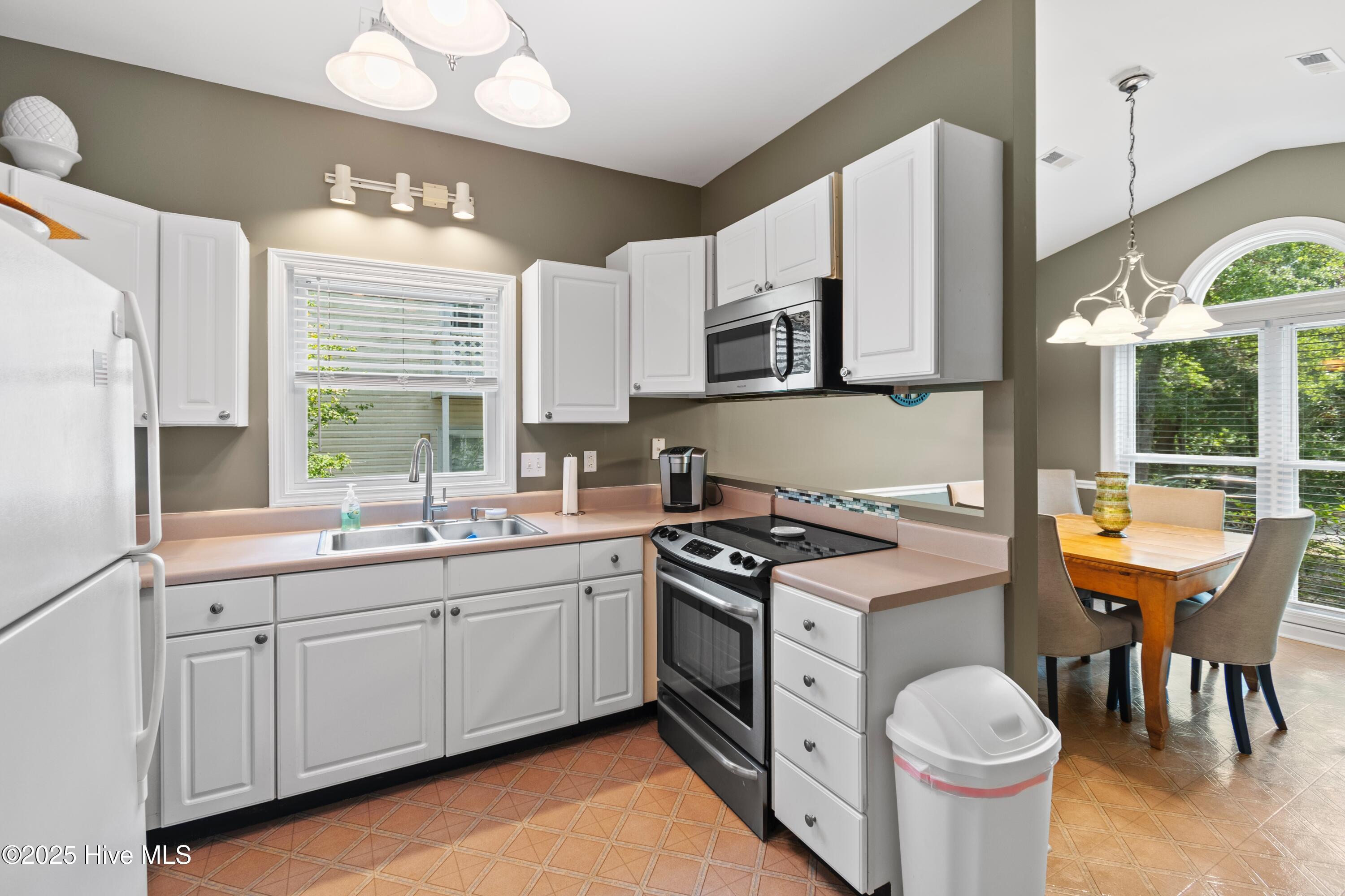 100522273 | Photo 10