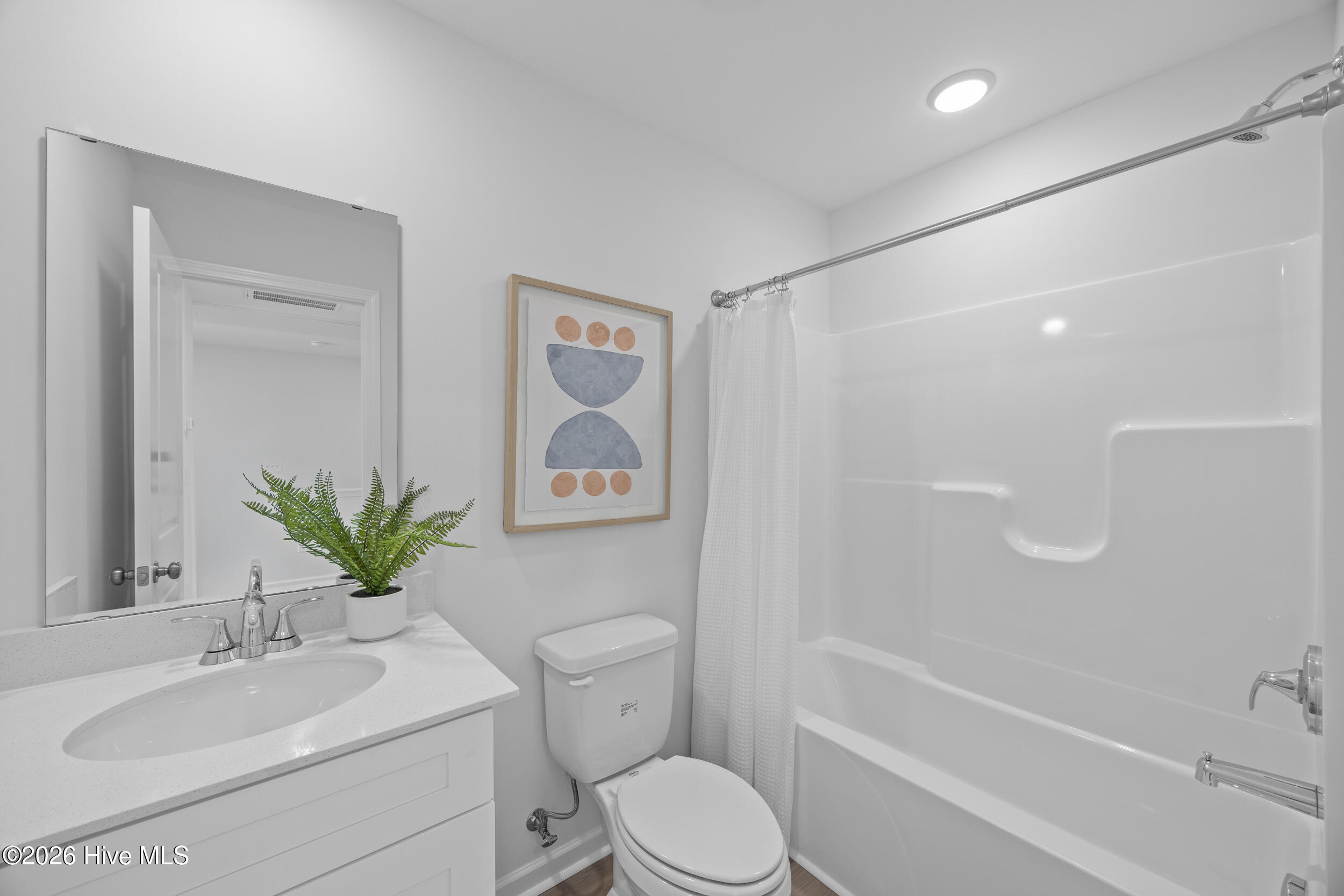 100563410 | Photo 25