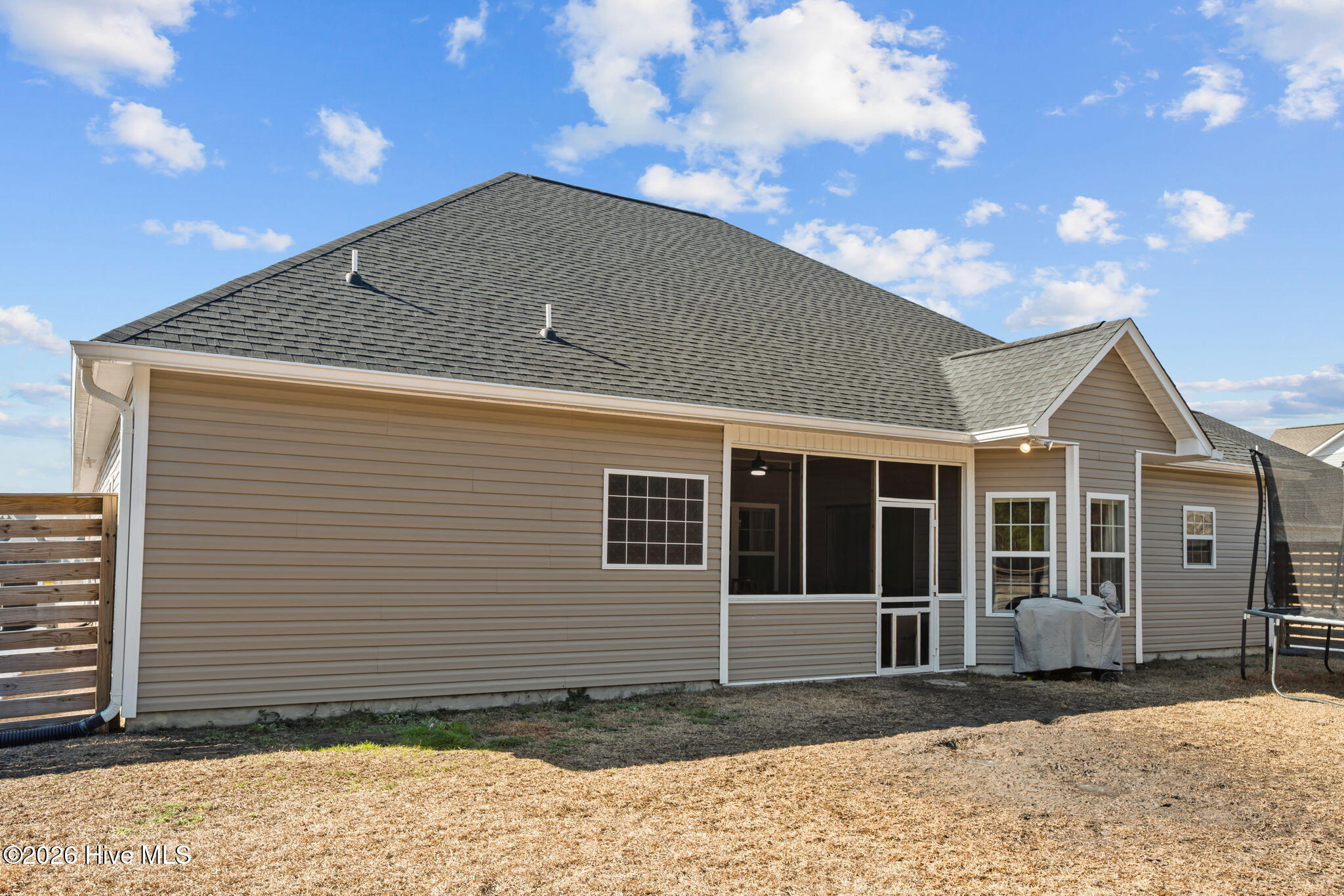 100553324 | Photo 42