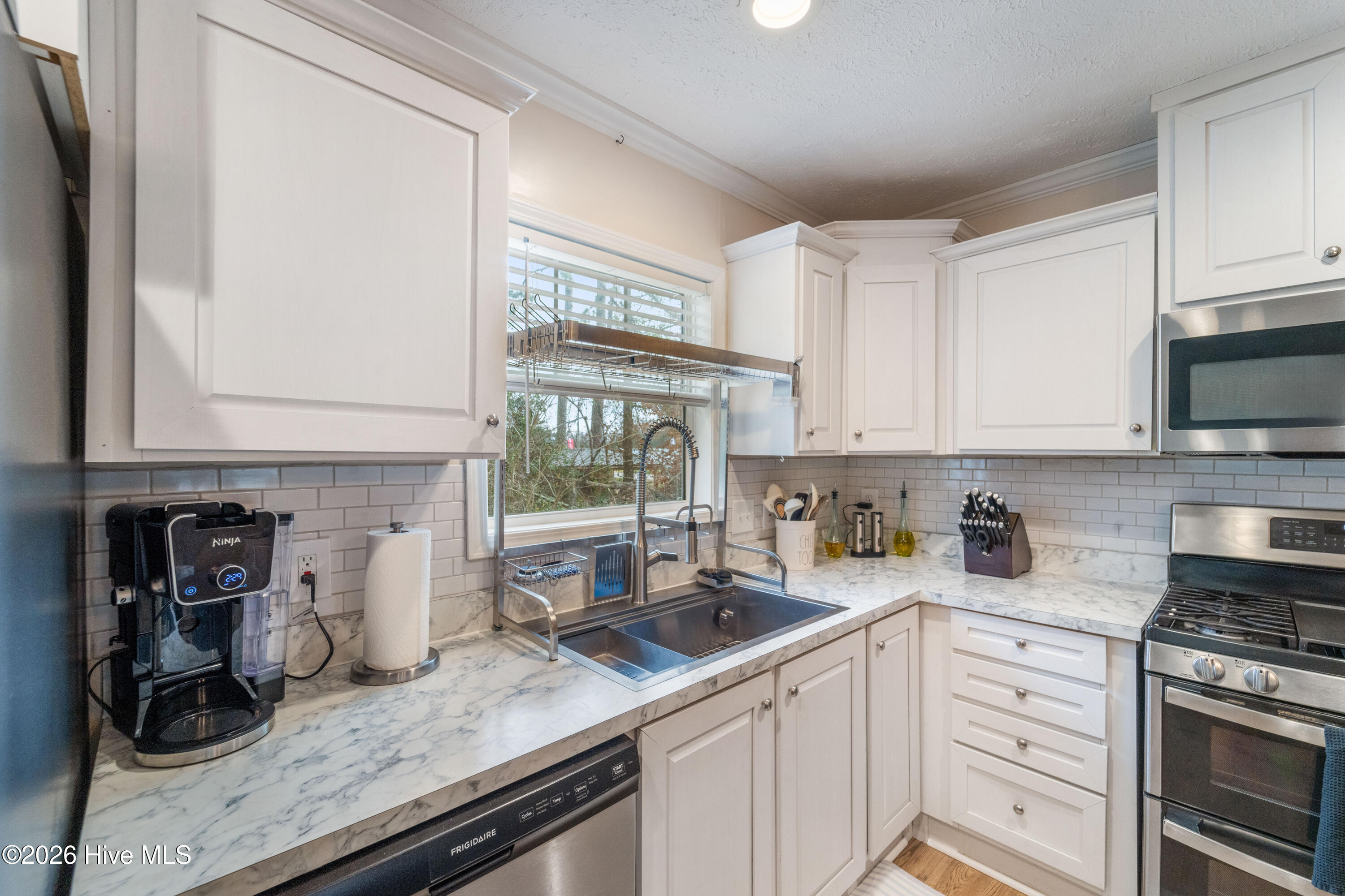 100547365 | Photo 28