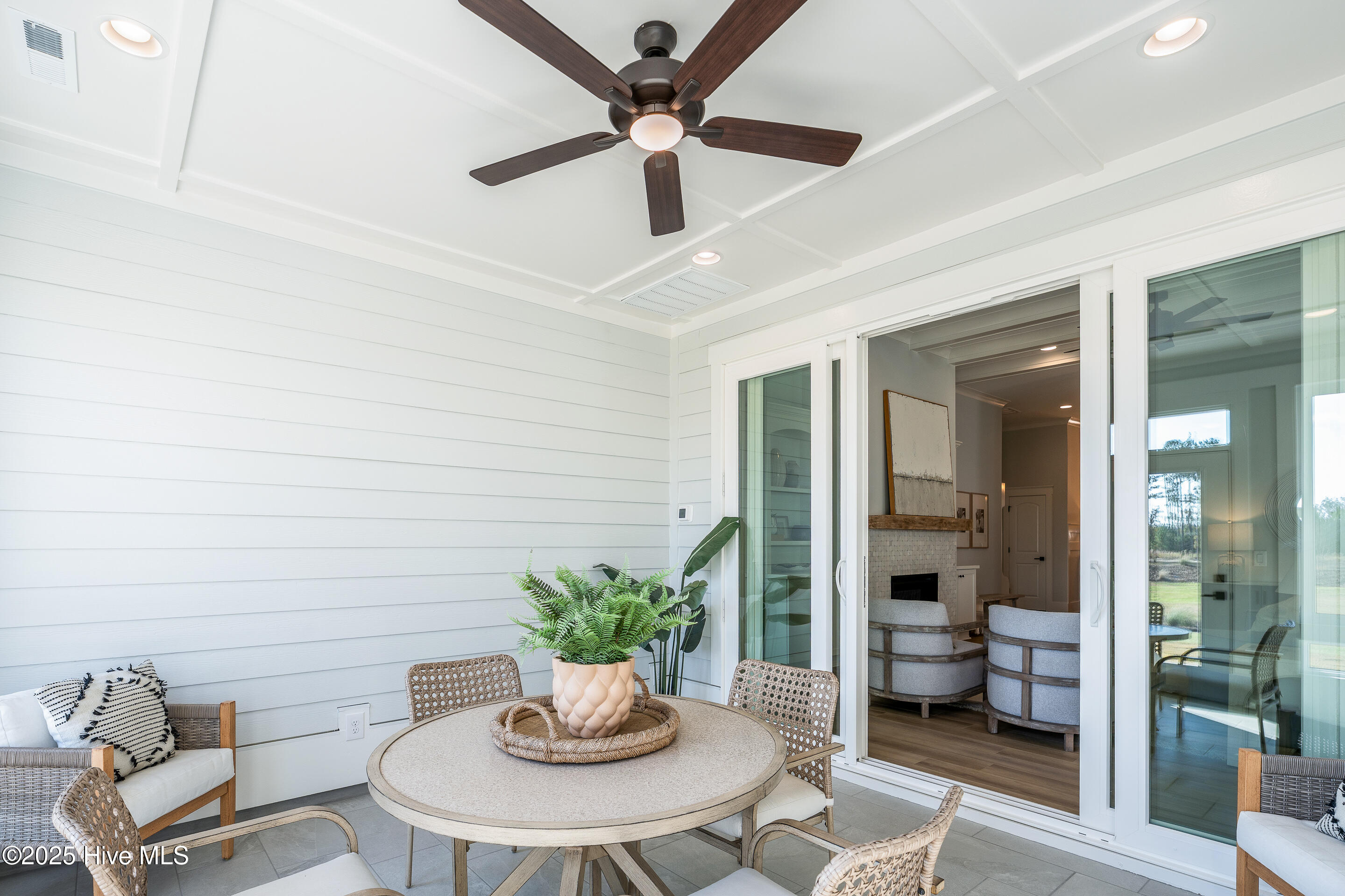 100531959 | Photo 32