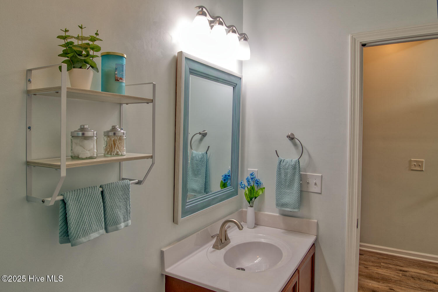 100495434 | Photo 21