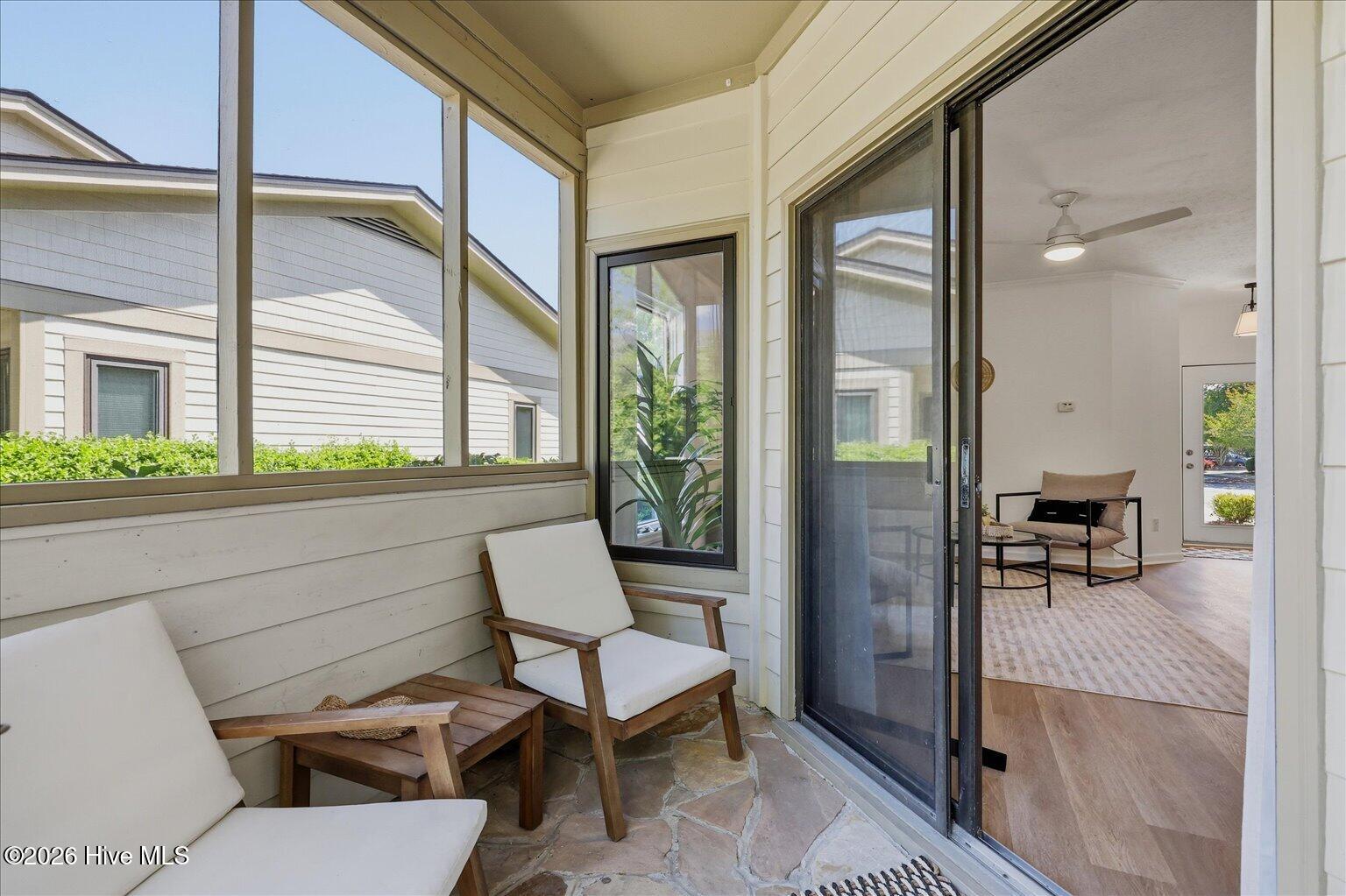 100569130 | Photo 13