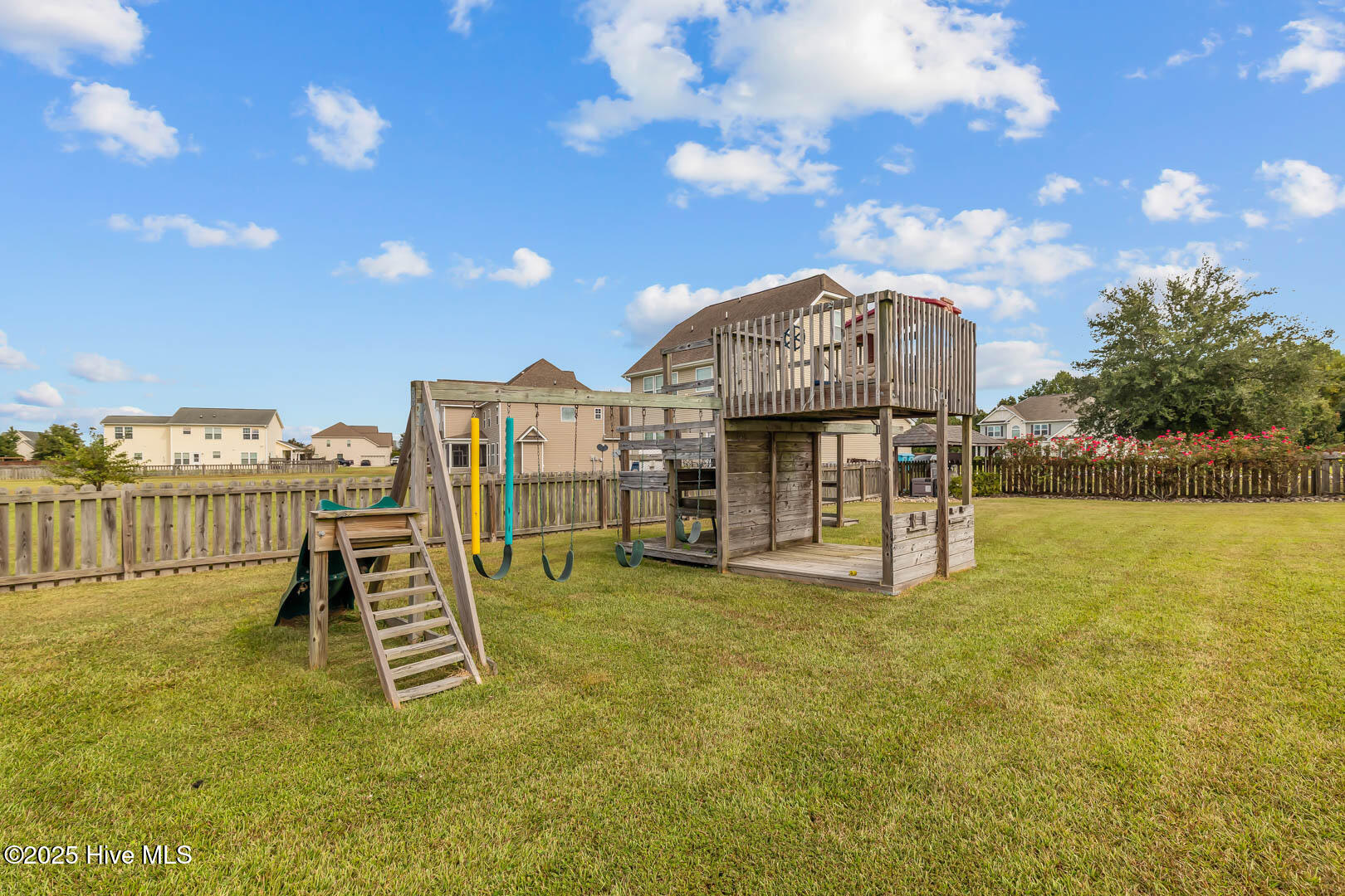 100532827 | Photo 70