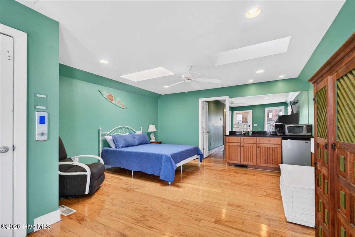 100549293 | Photo 75