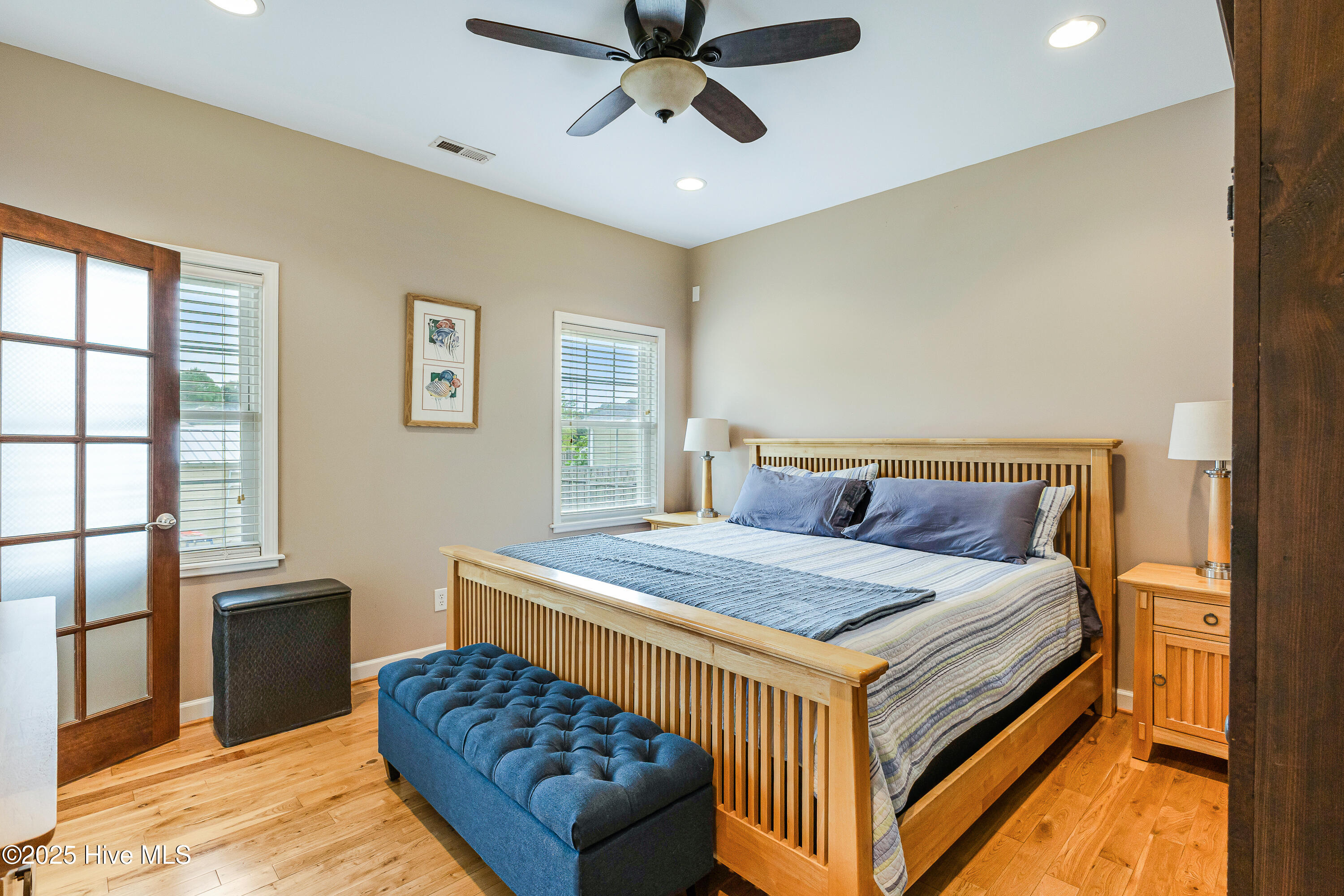 100536625 | Photo 22