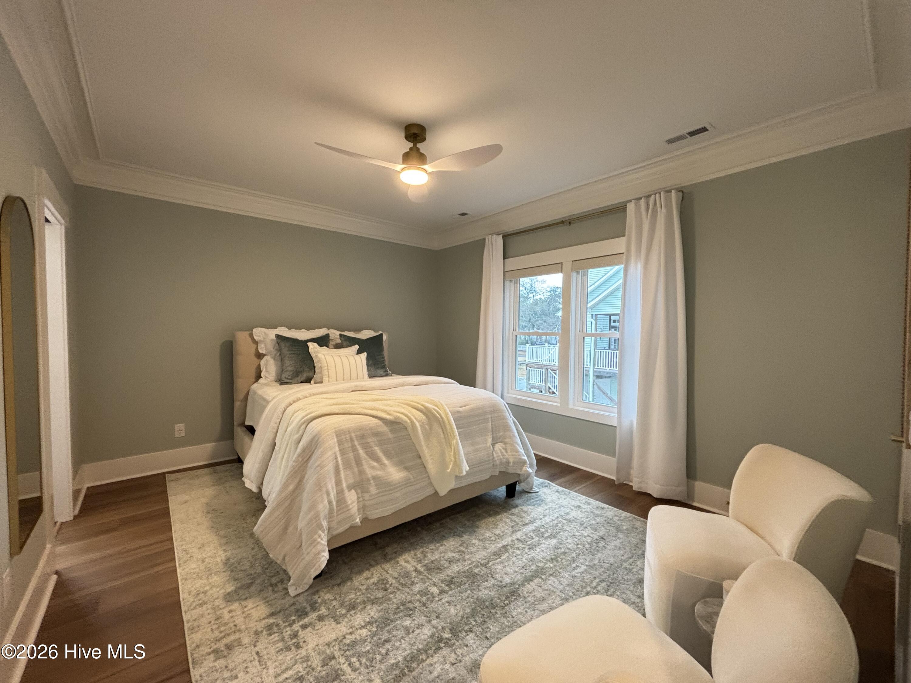 100516902 | Photo 101