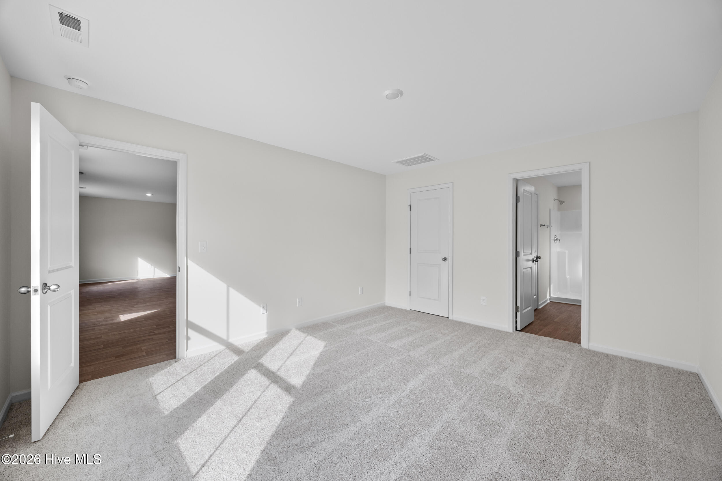 100562600 | Photo 10