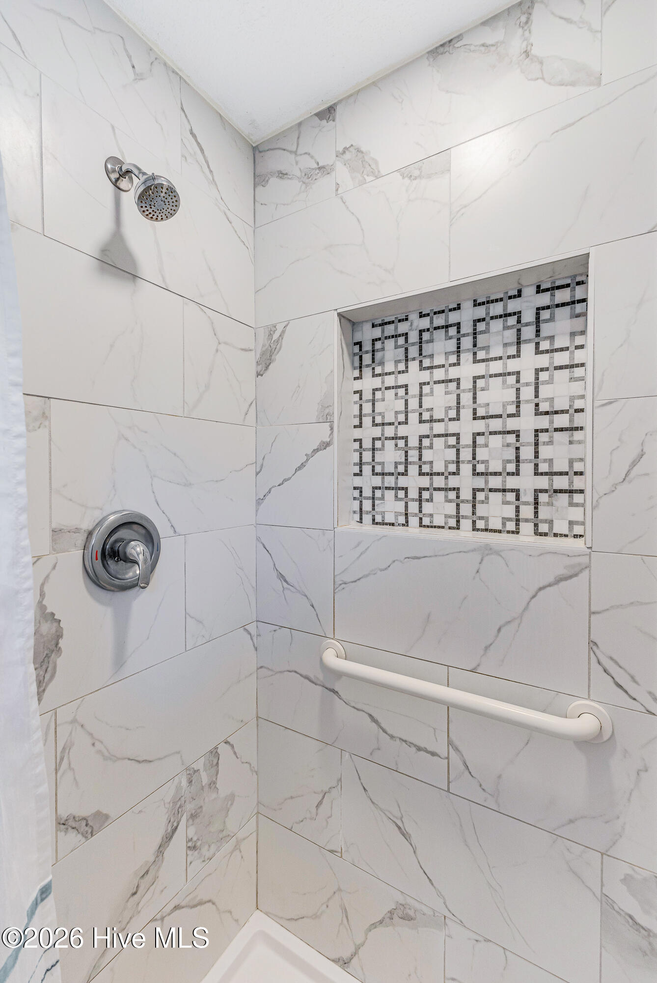 100568217 | Photo 29