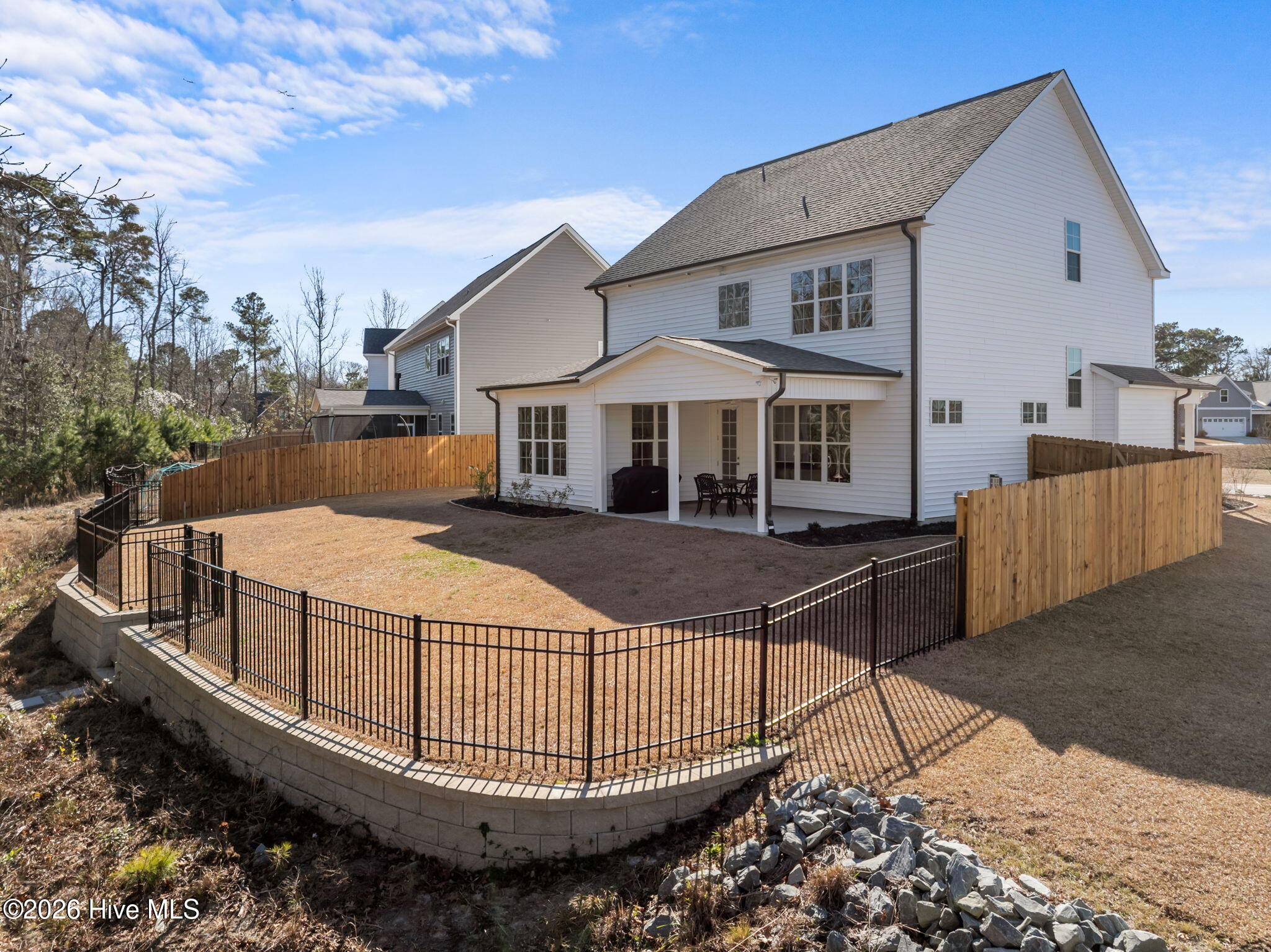 100552740 | Photo 50