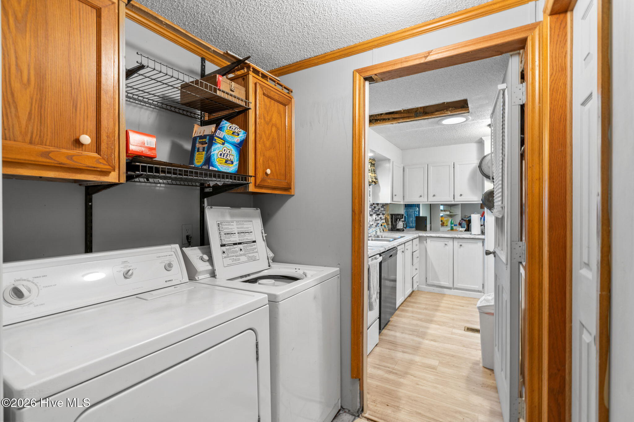 100557144 | Photo 33