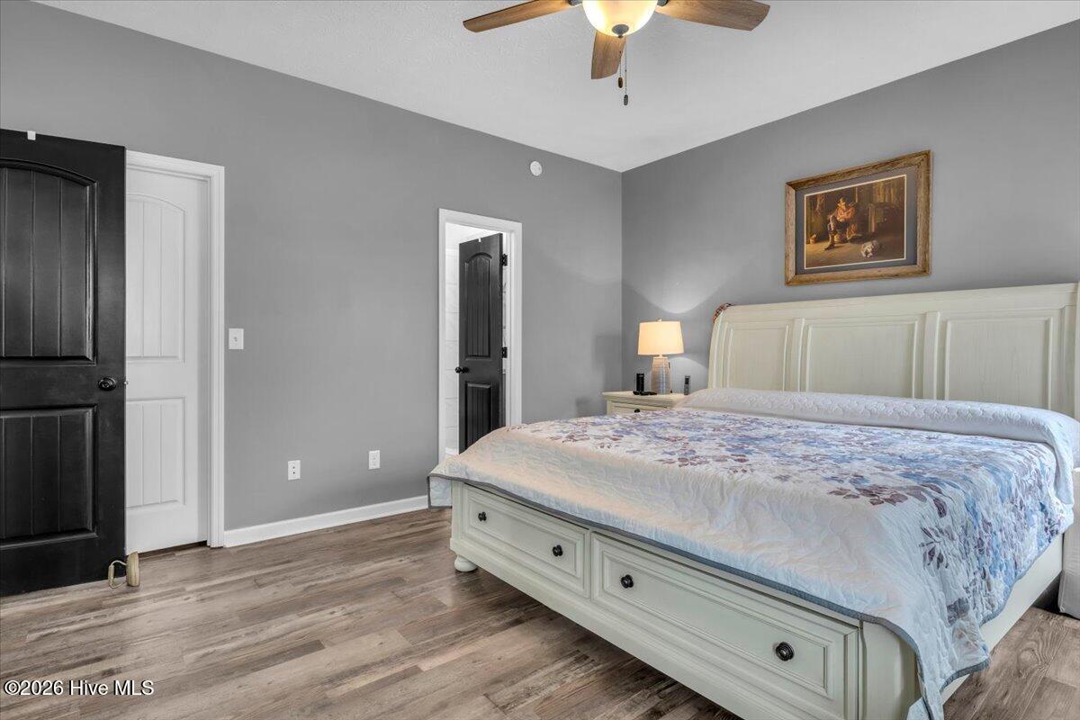 100570228 | Photo 26