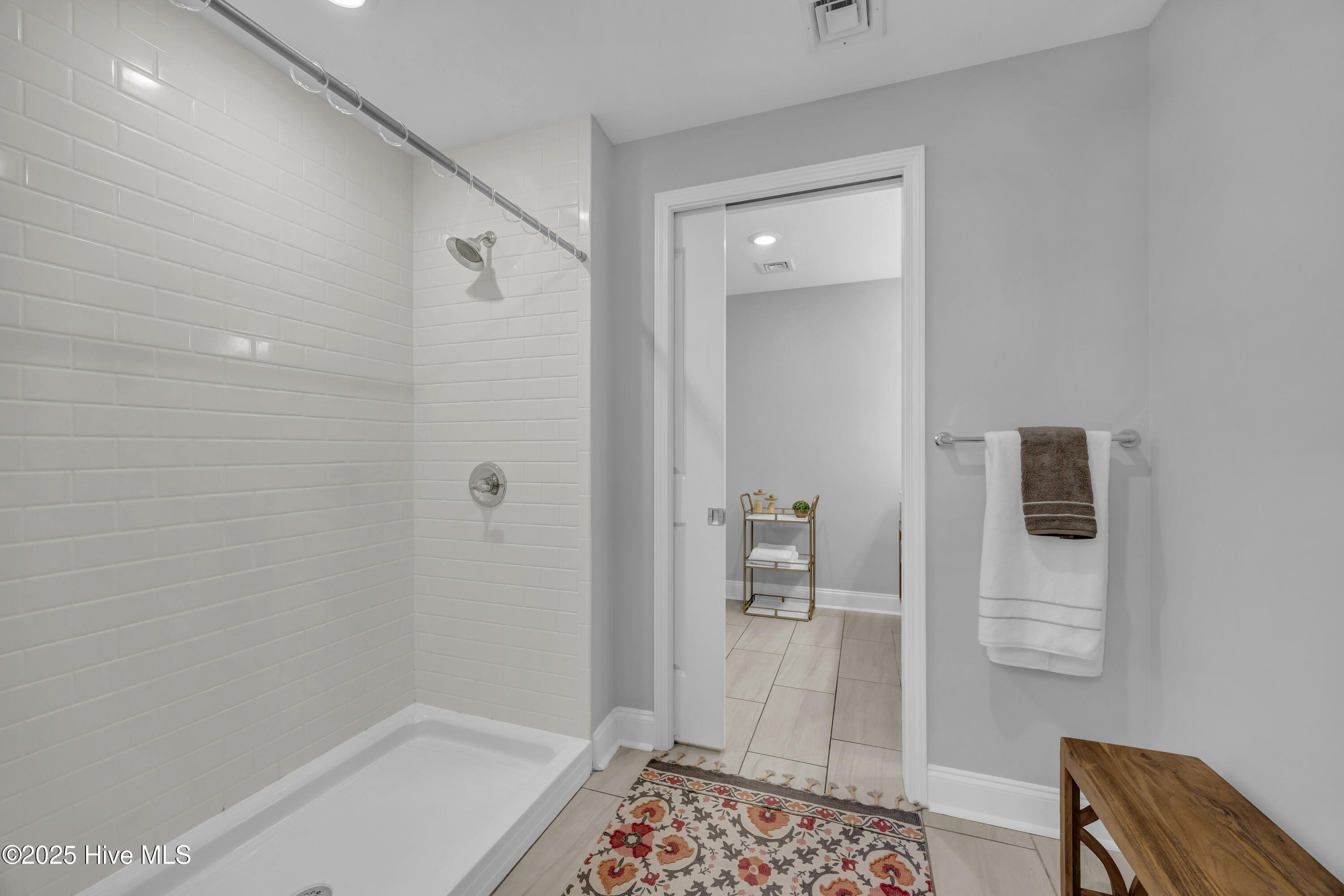 100541384 | Photo 14