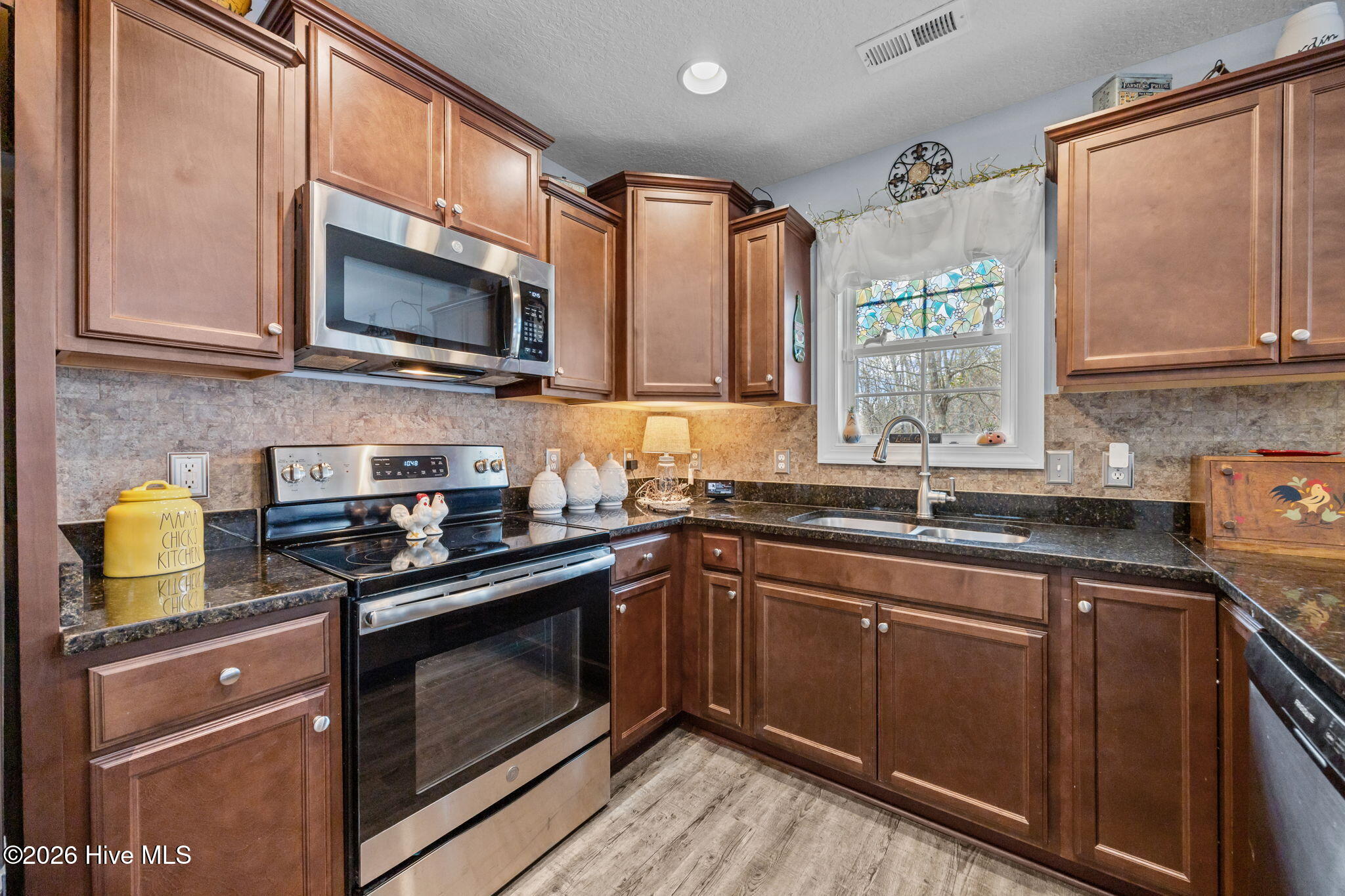 100551415 | Photo 19