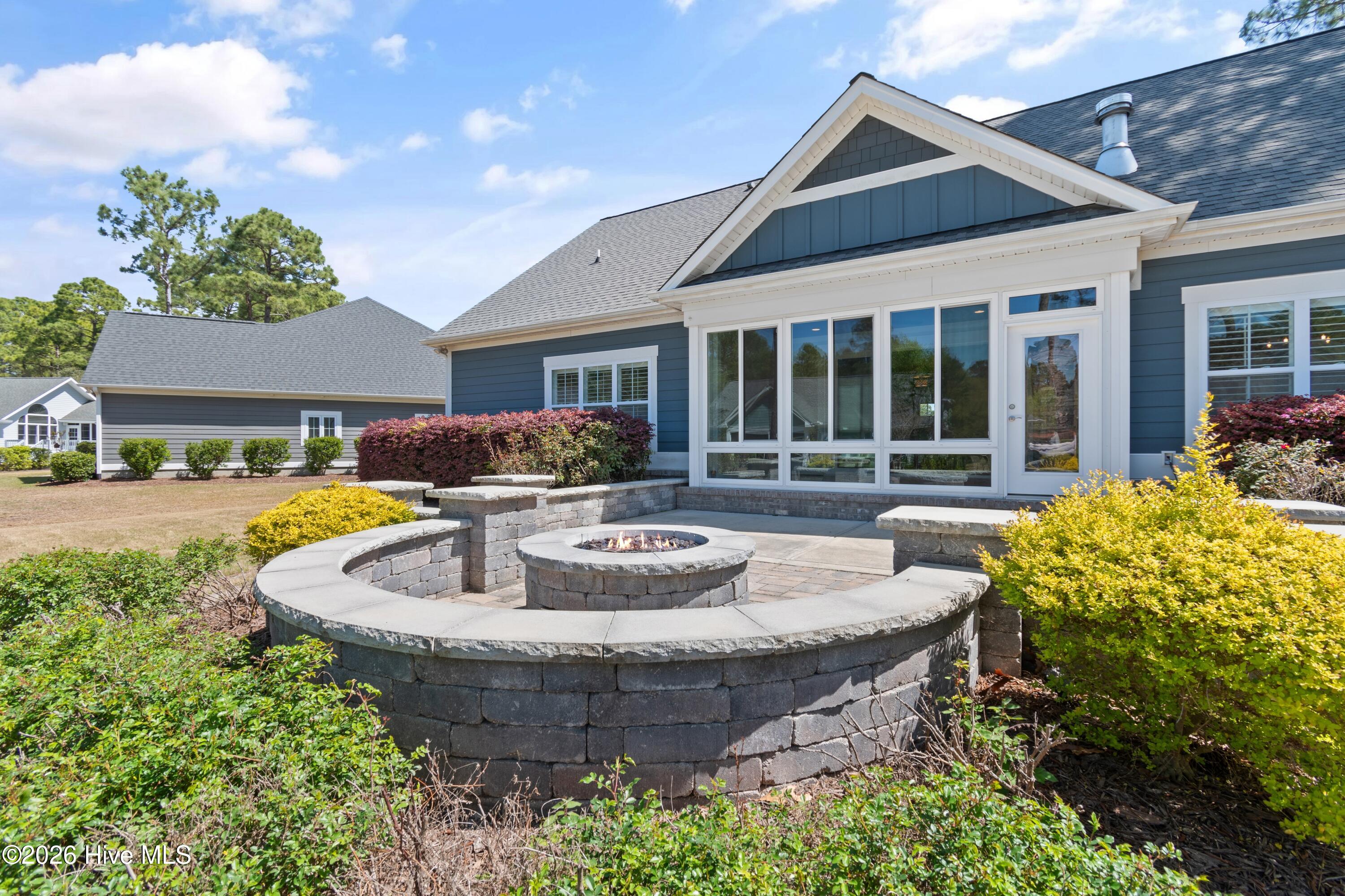 100564386 | Photo 62