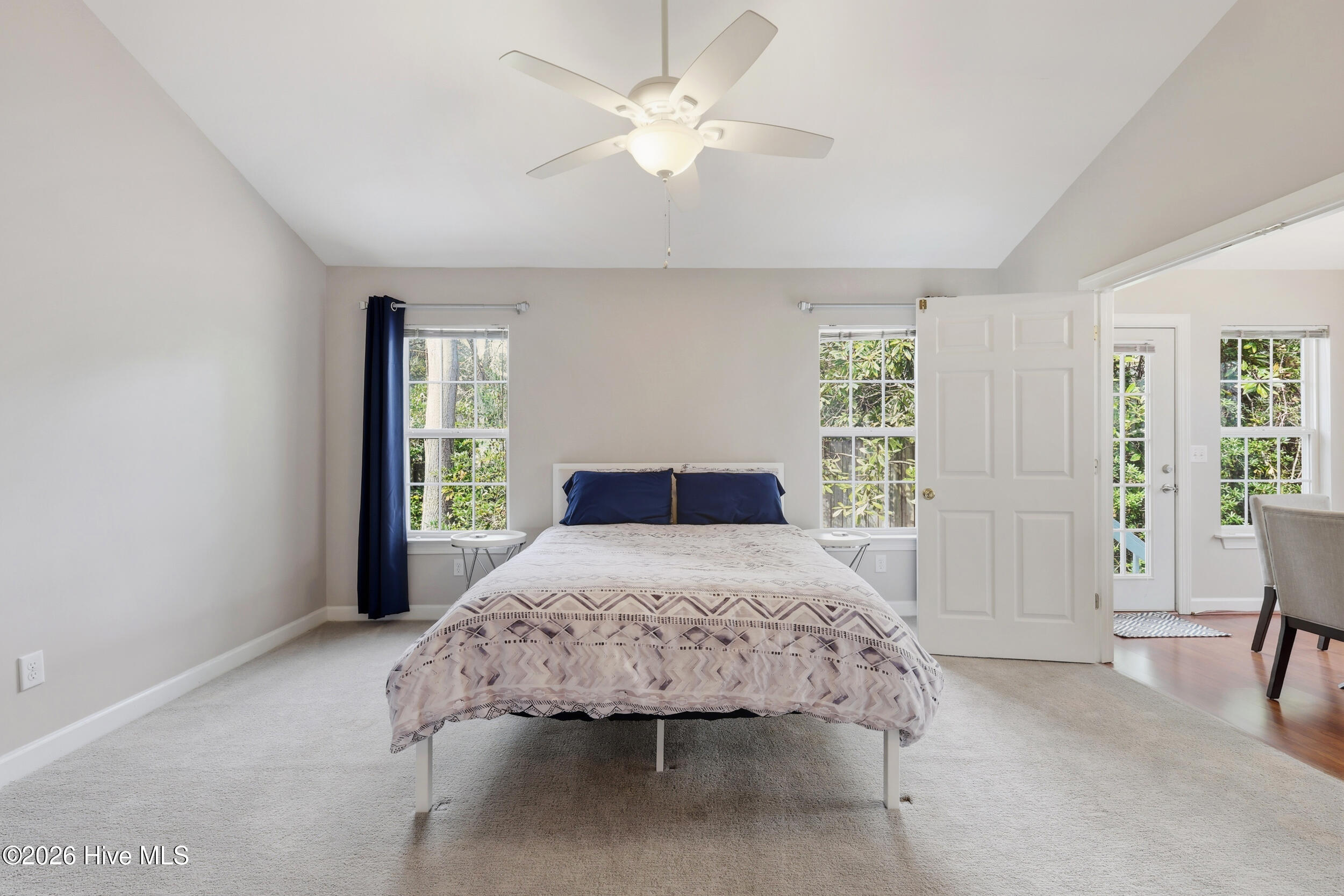 100554521 | Photo 20