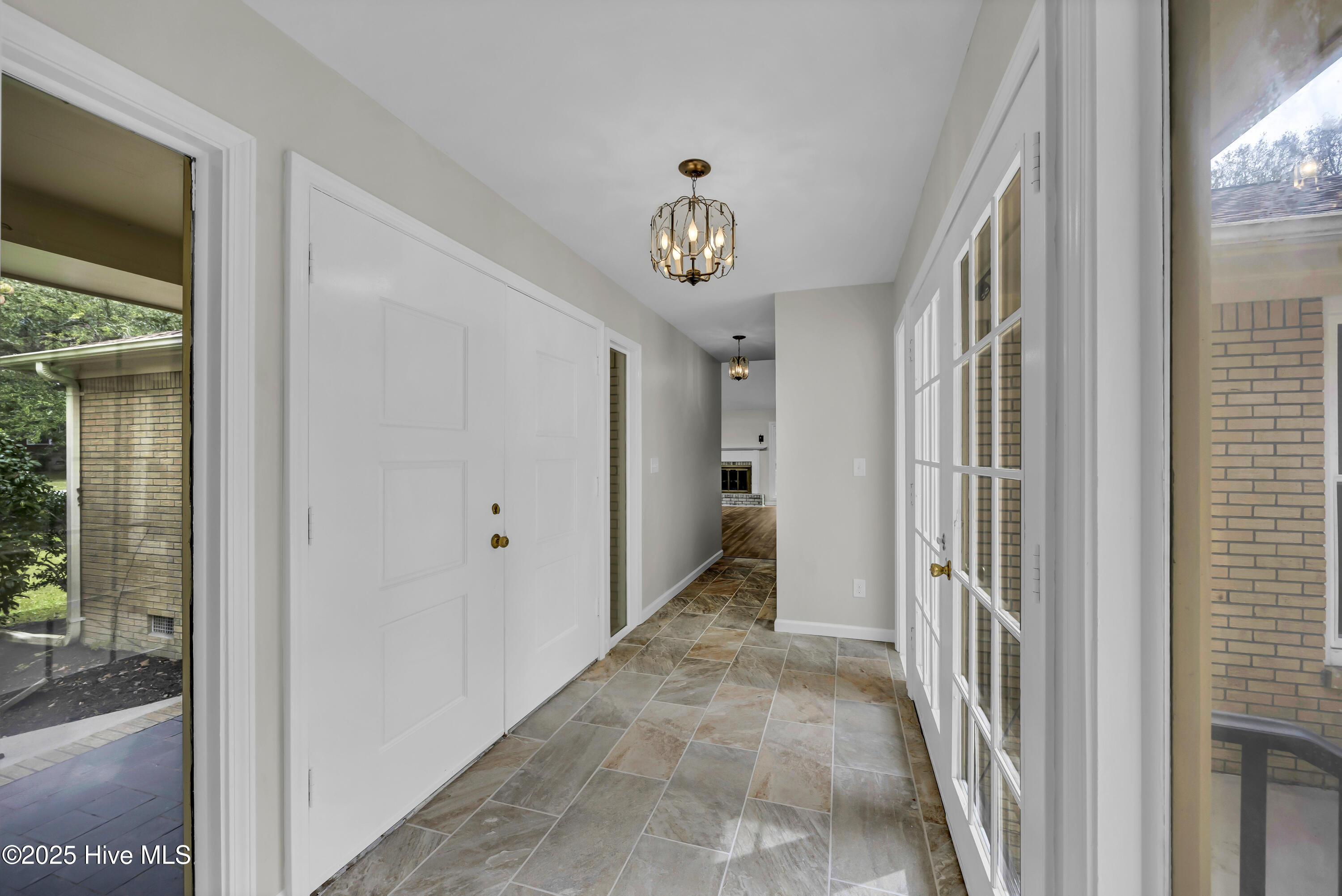 100553519 | Photo 21