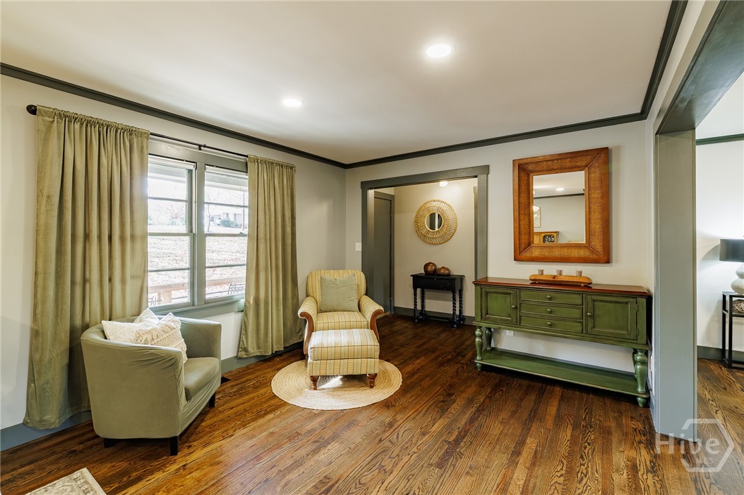 400 Greencrest Drive