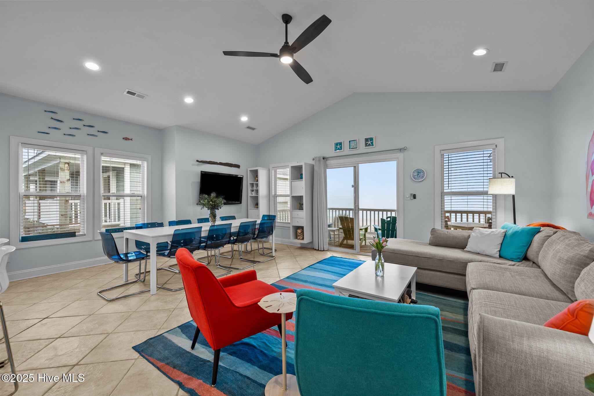 100531222 | Photo 42