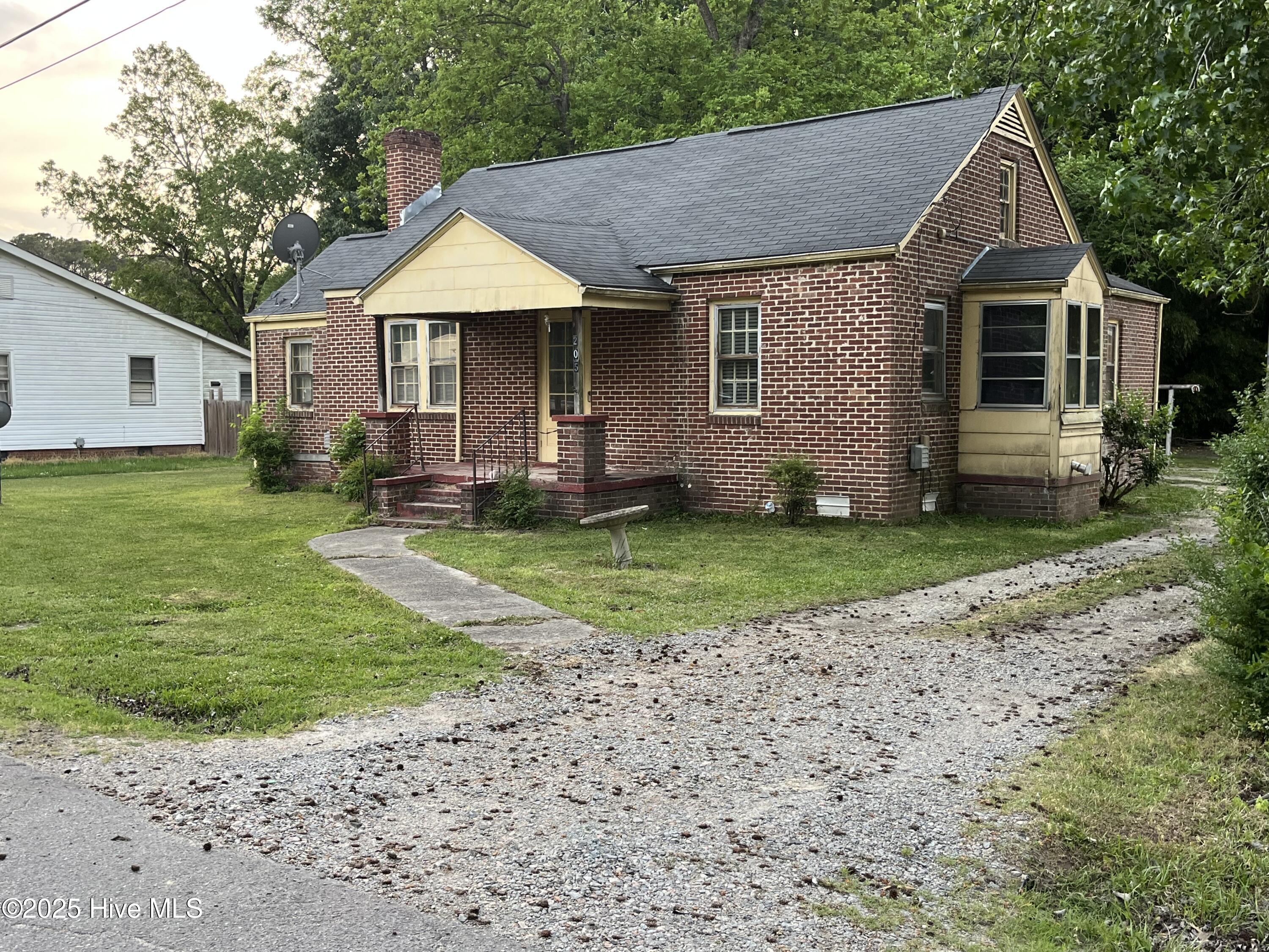 Homes for sale in Rich Square, NC | 205 Maple St, Rich Square, NC 27869 | MLS# 100491865