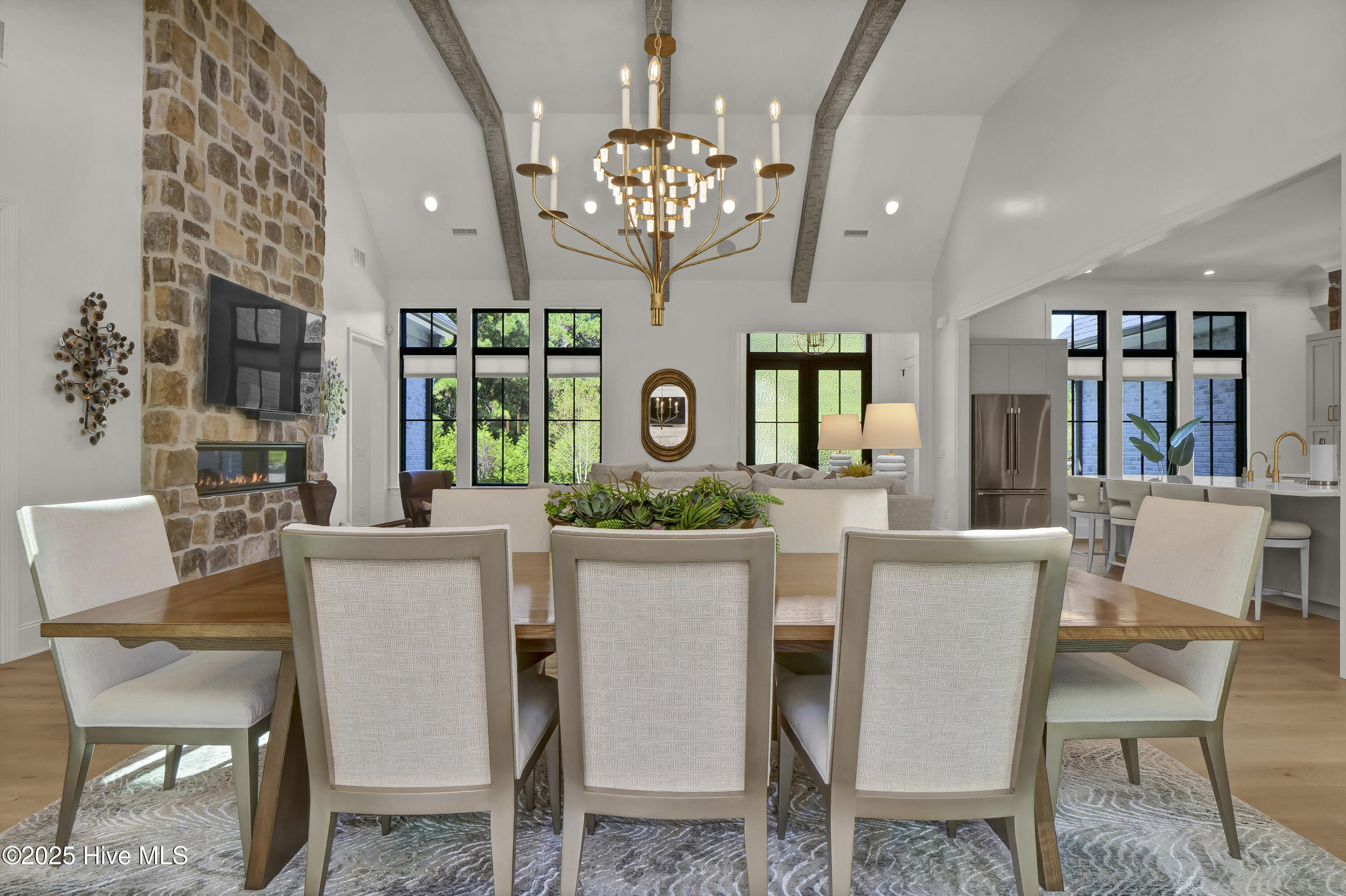 100532496 | Photo 21