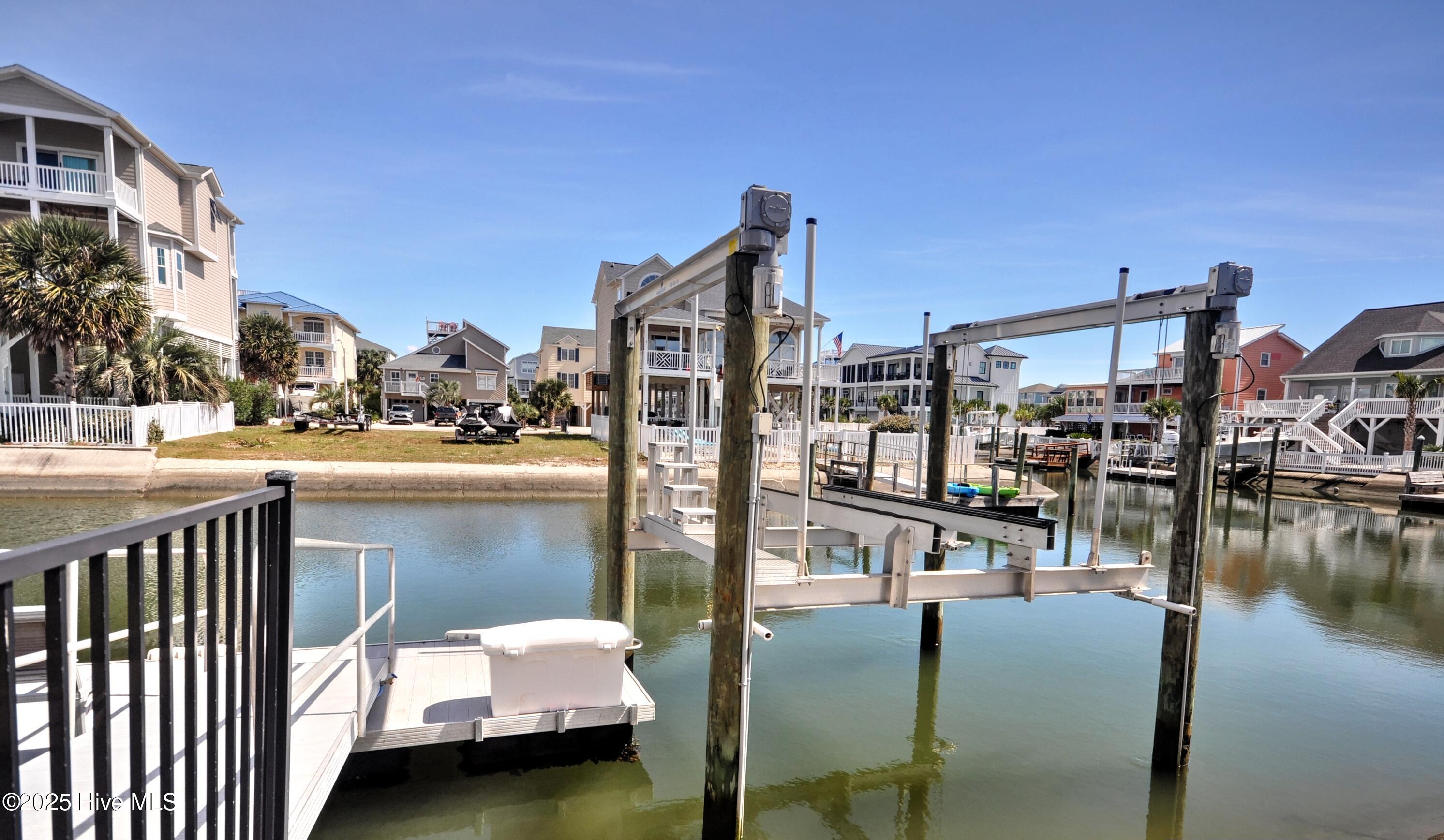 100533074 | Photo 38