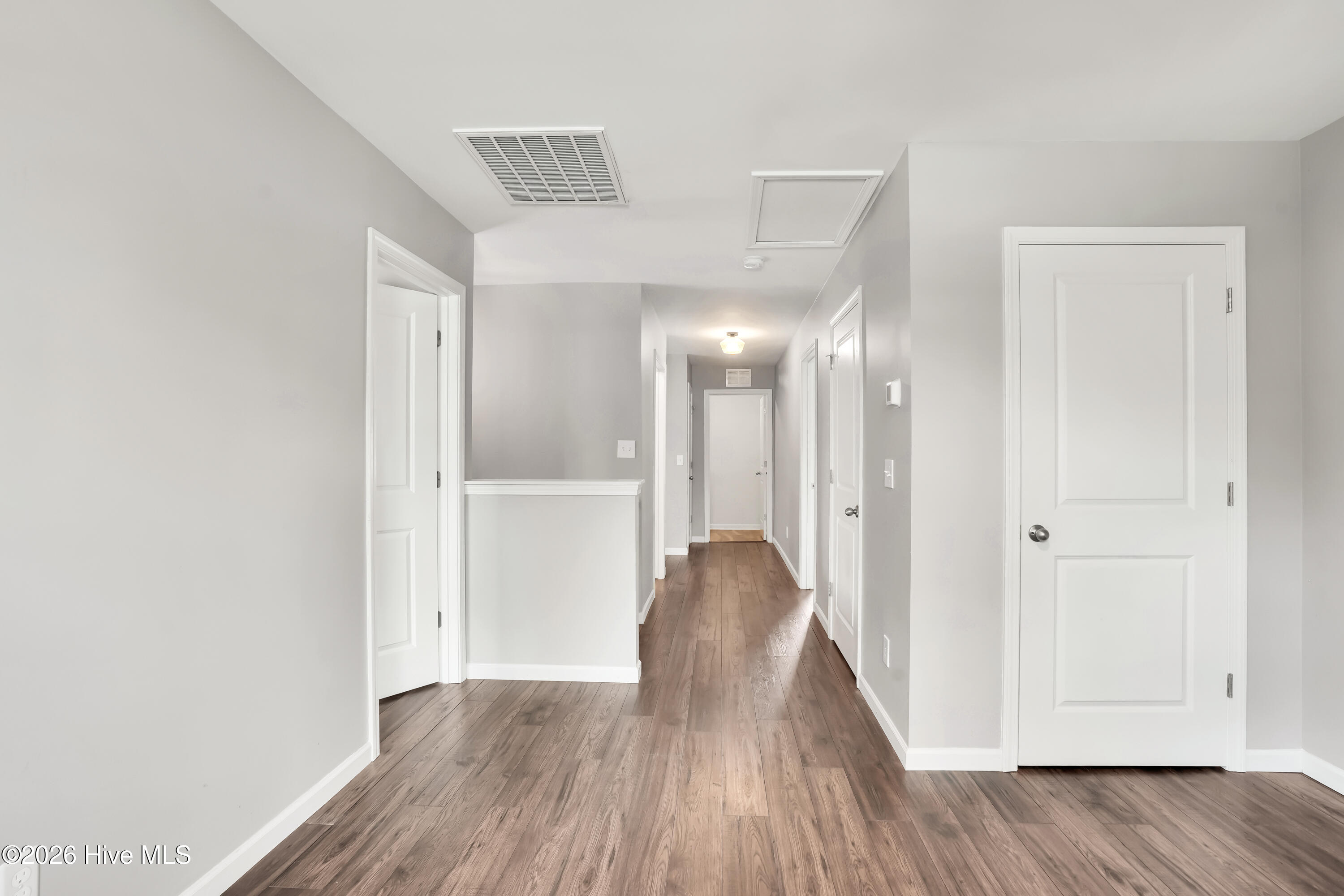 100548211 | Photo 17