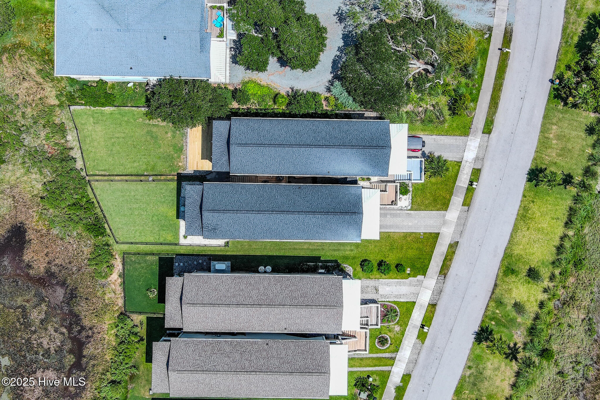 100538733 | Photo 49