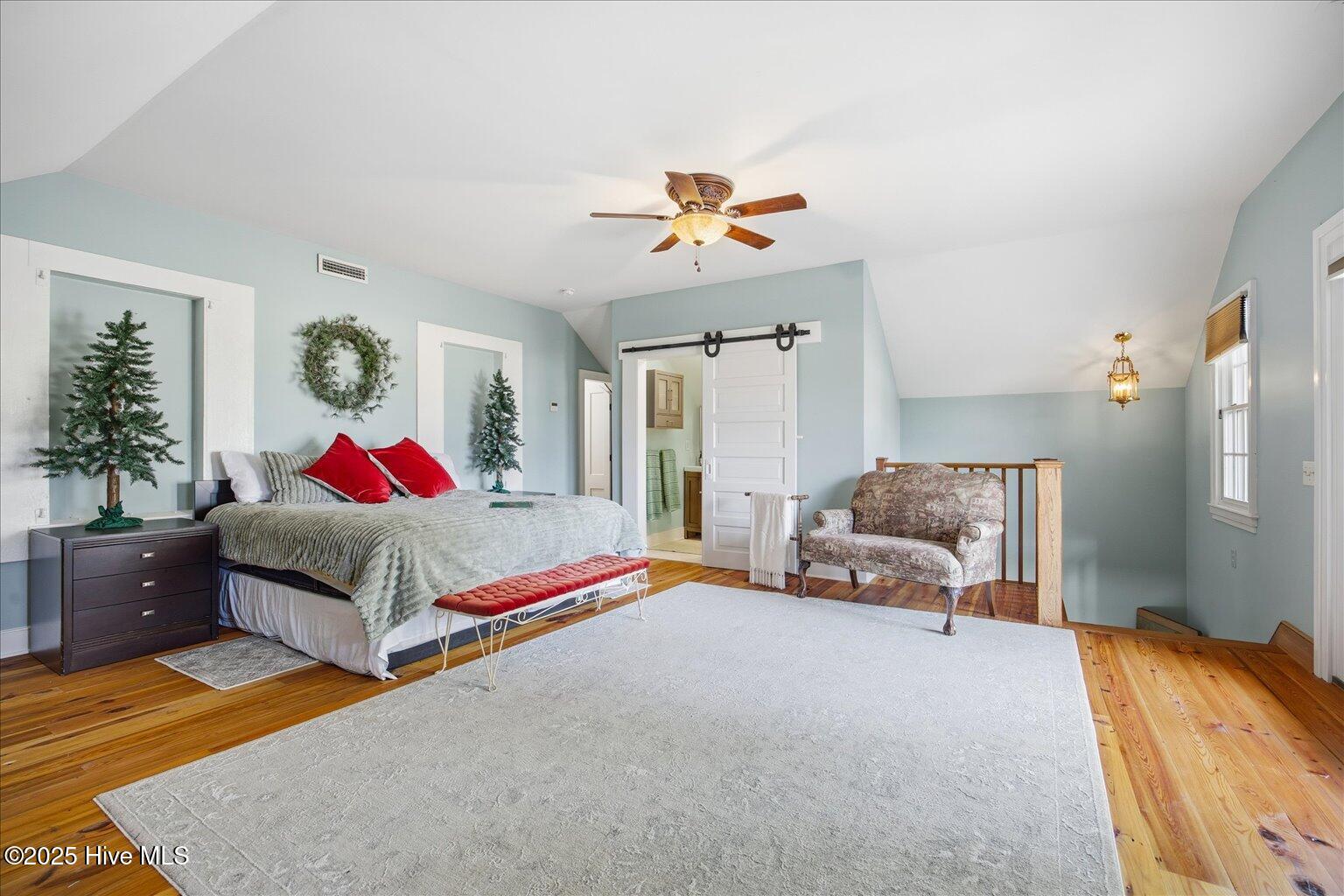 100545633 | Photo 39