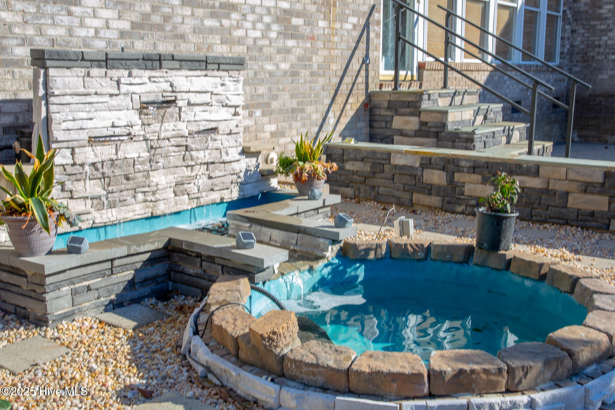 100546342 | Photo 19