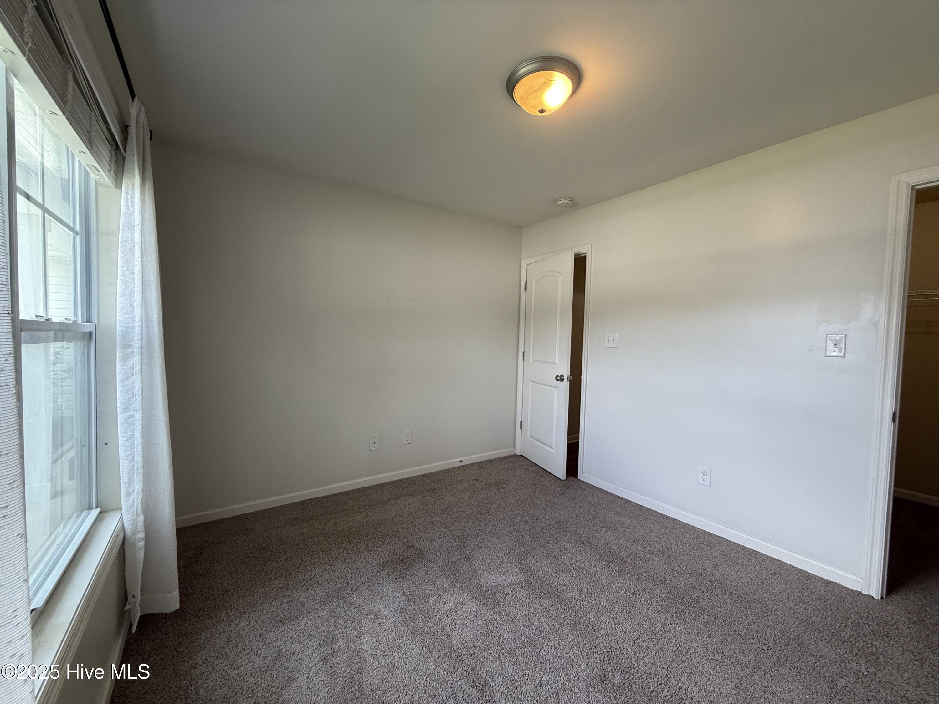 100566630 | Photo 22