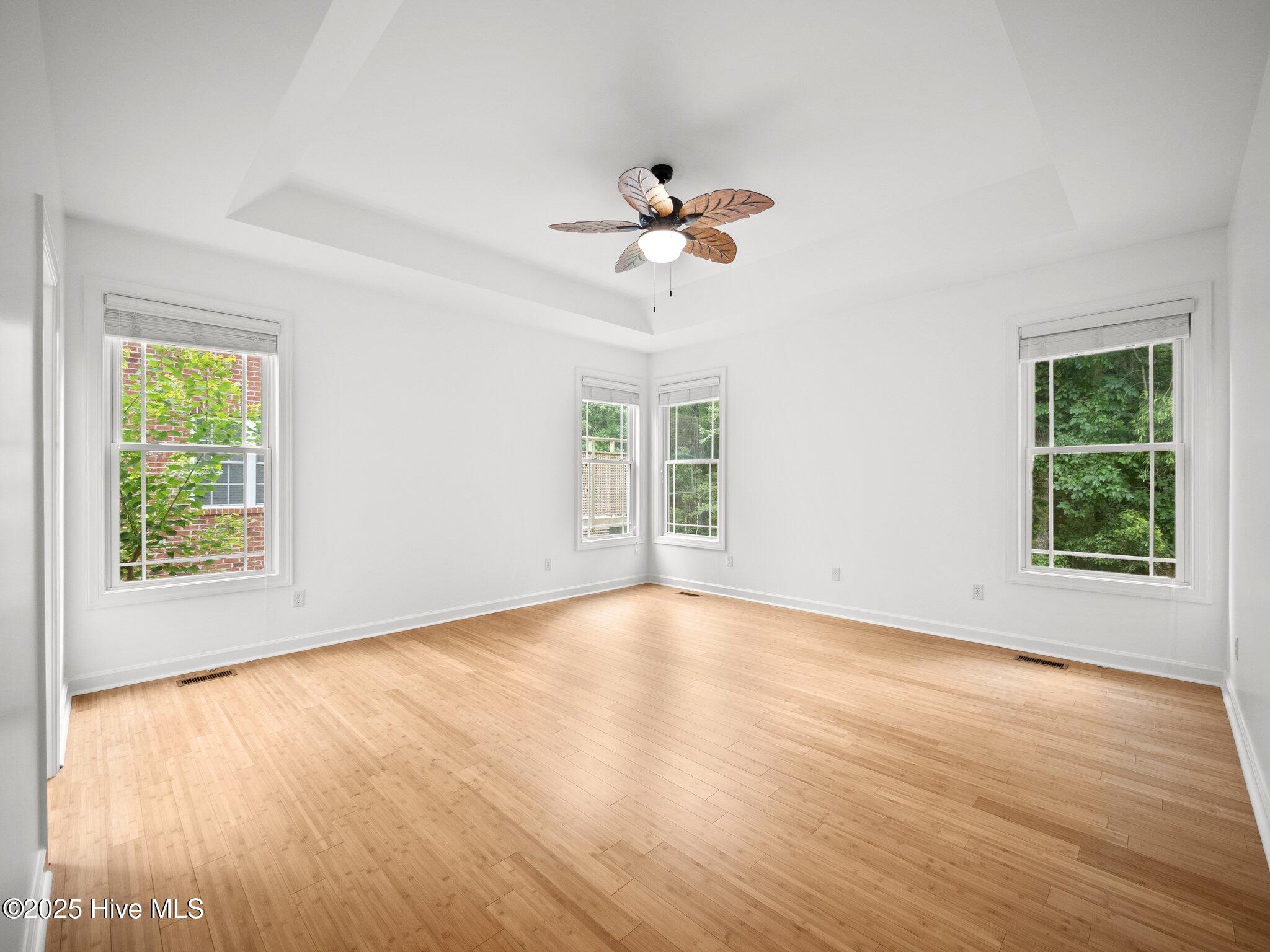 100536382 | Photo 28