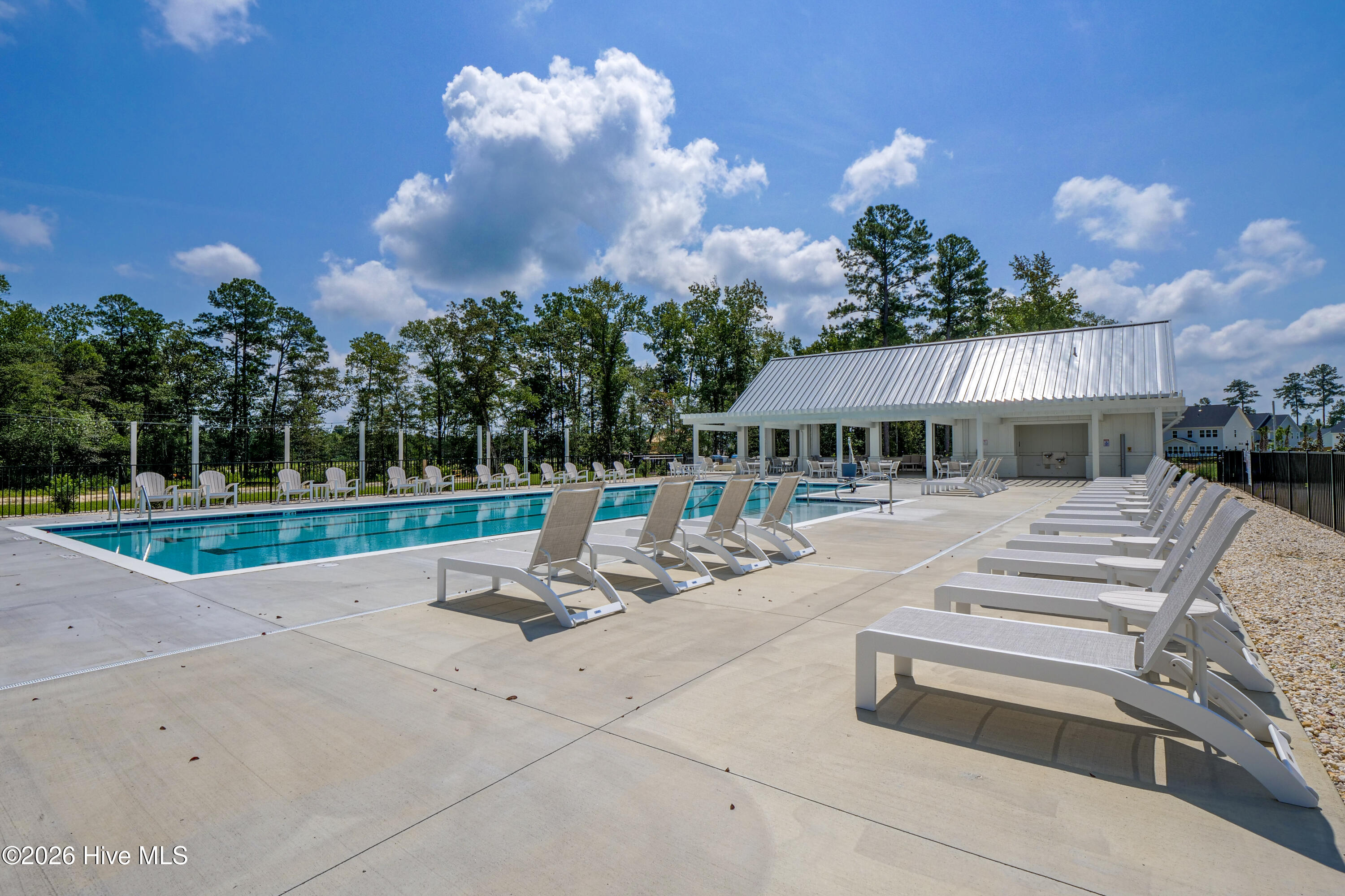 100551940 | Photo 14