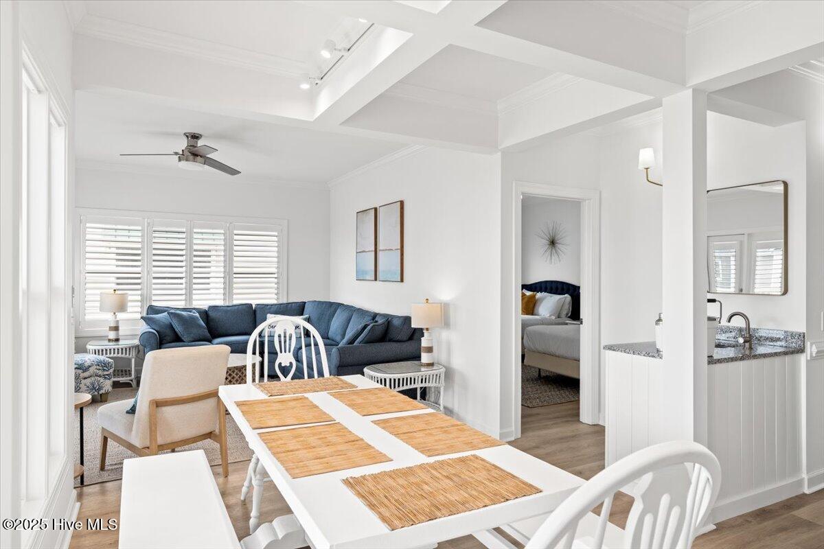 100540998 | Photo 15