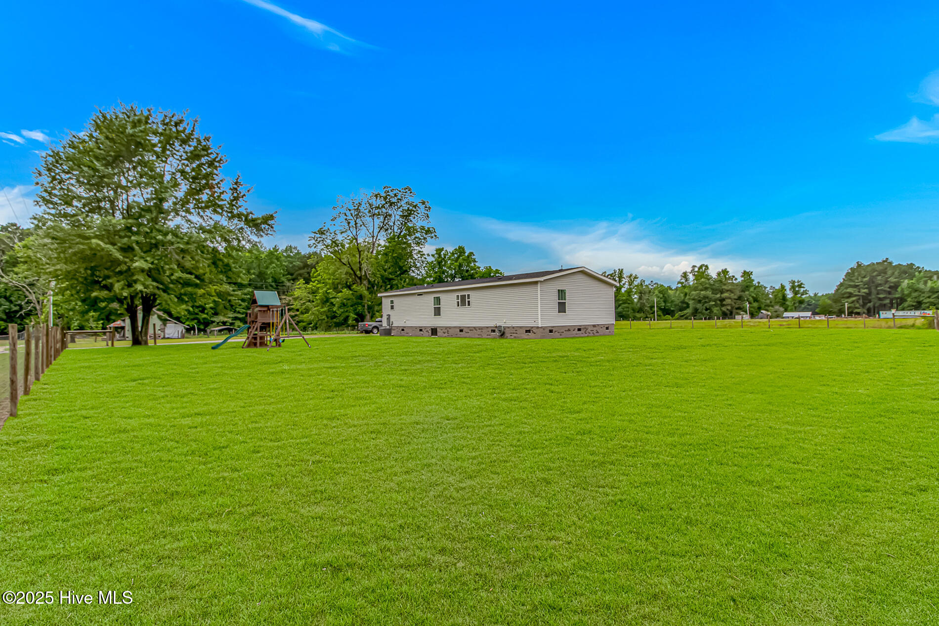 100510788 | Photo 25