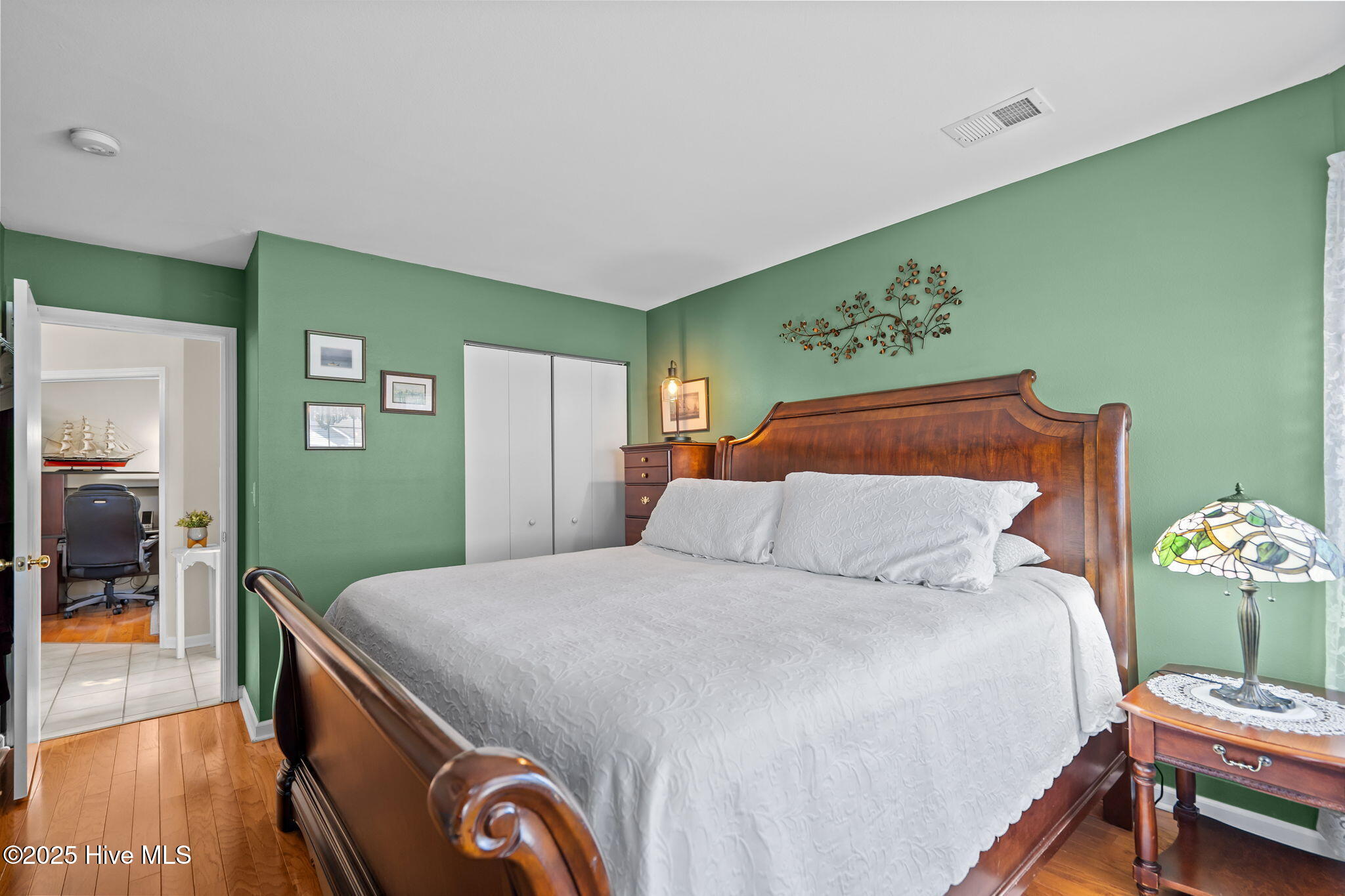 100540137 | Photo 29