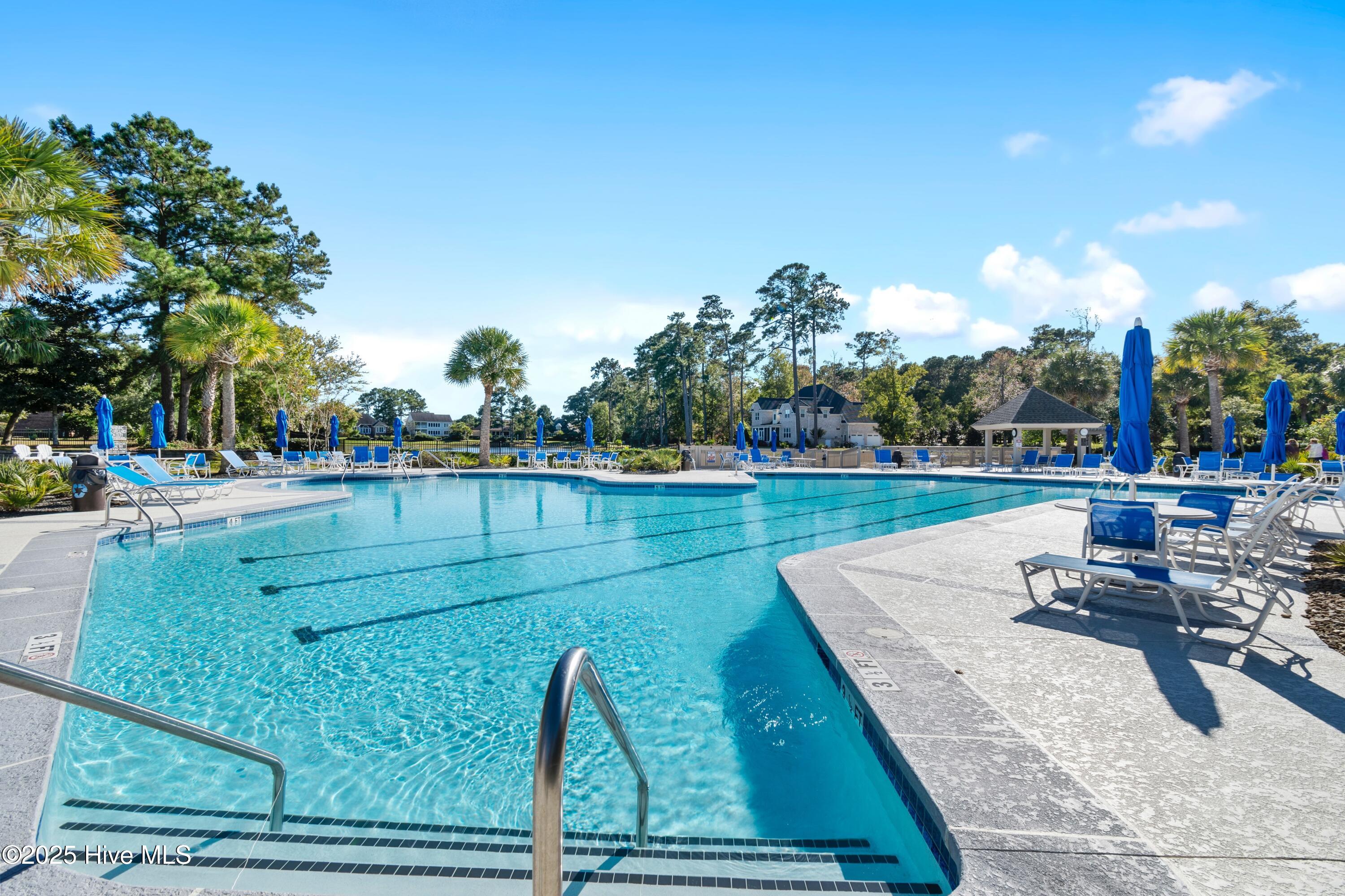 100518411 | Photo 74