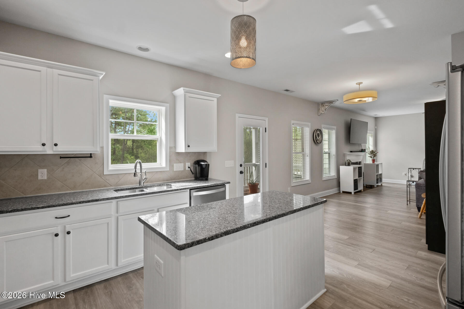 100566608 | Photo 10