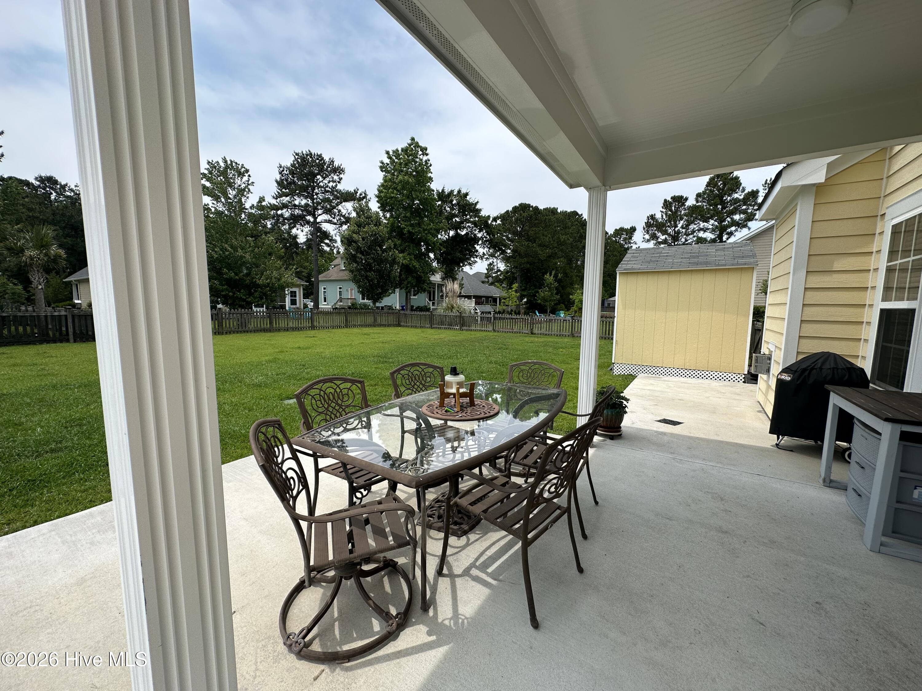 100563138 | Photo 40