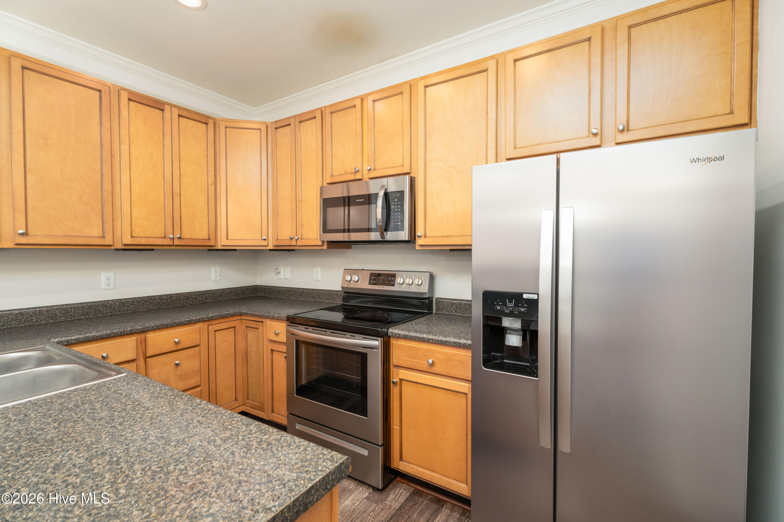 100569563 | Photo 11