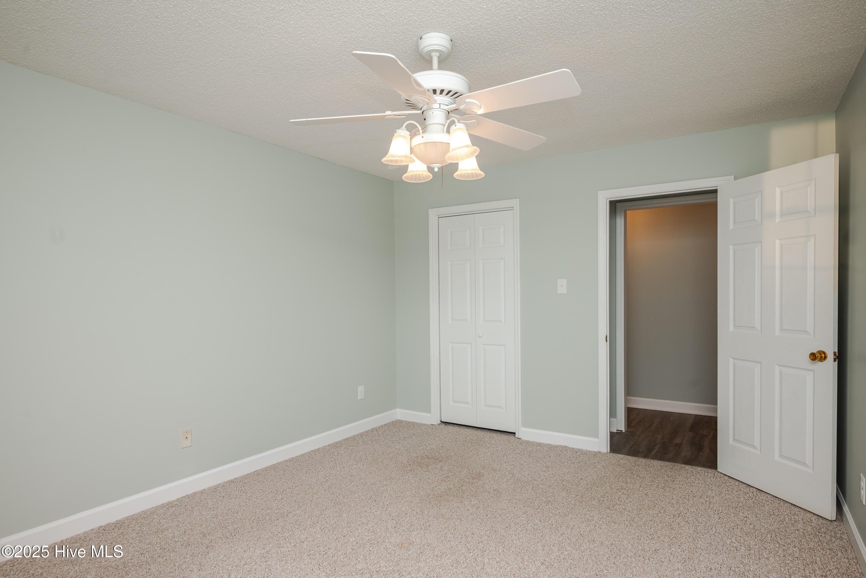 Primary bedroom main level