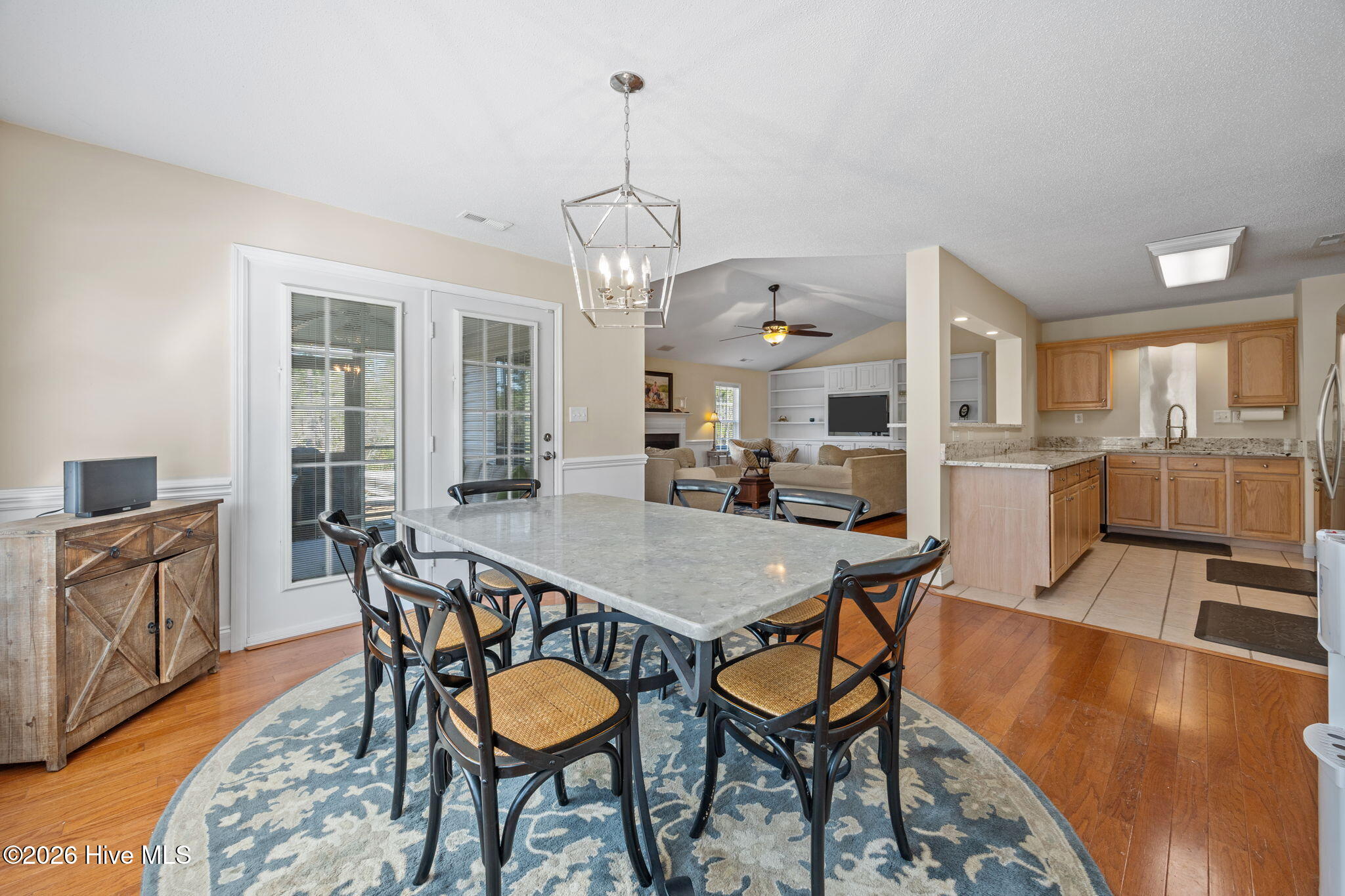 100559143 | Photo 10