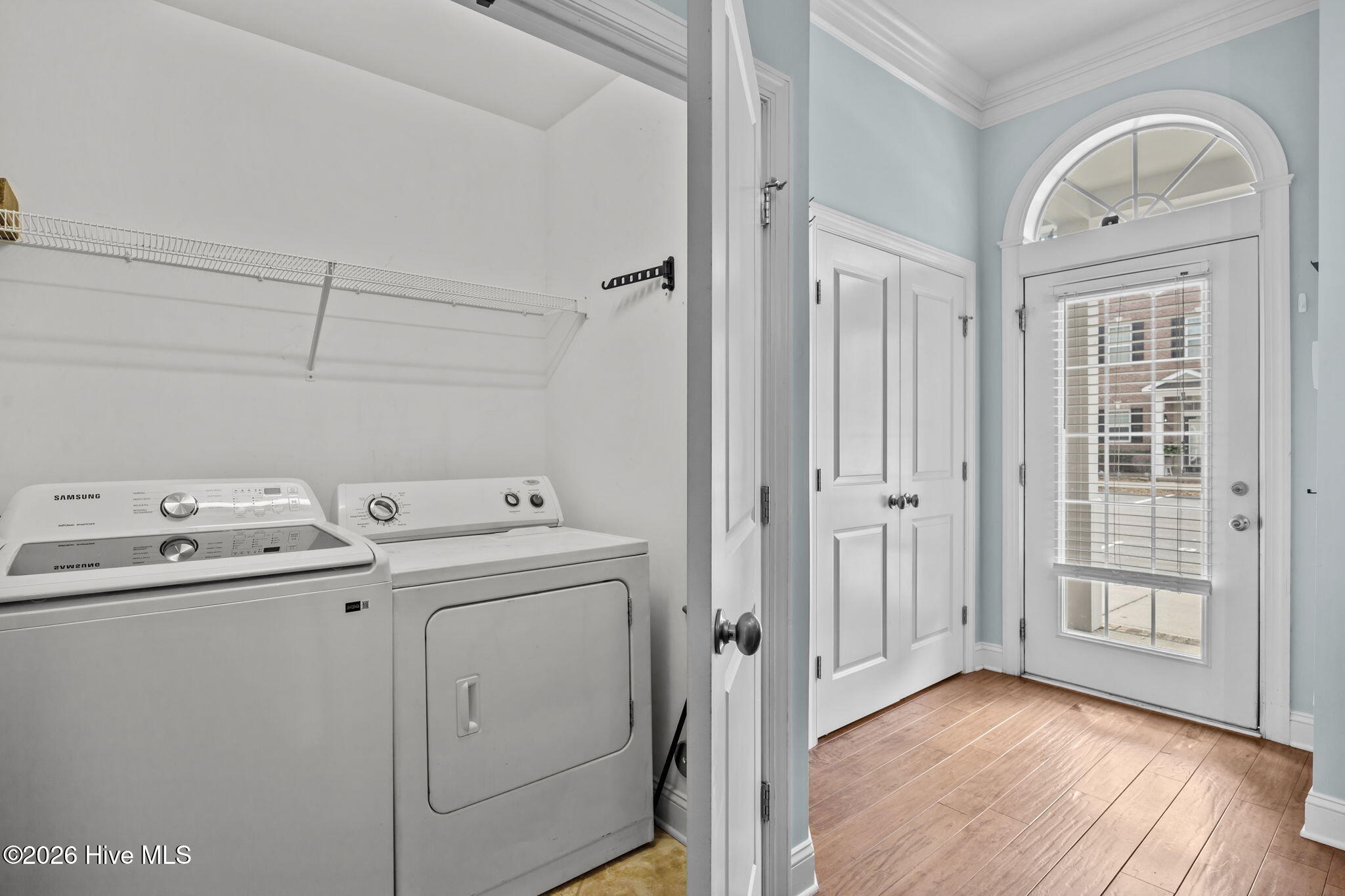 100560490 | Photo 12