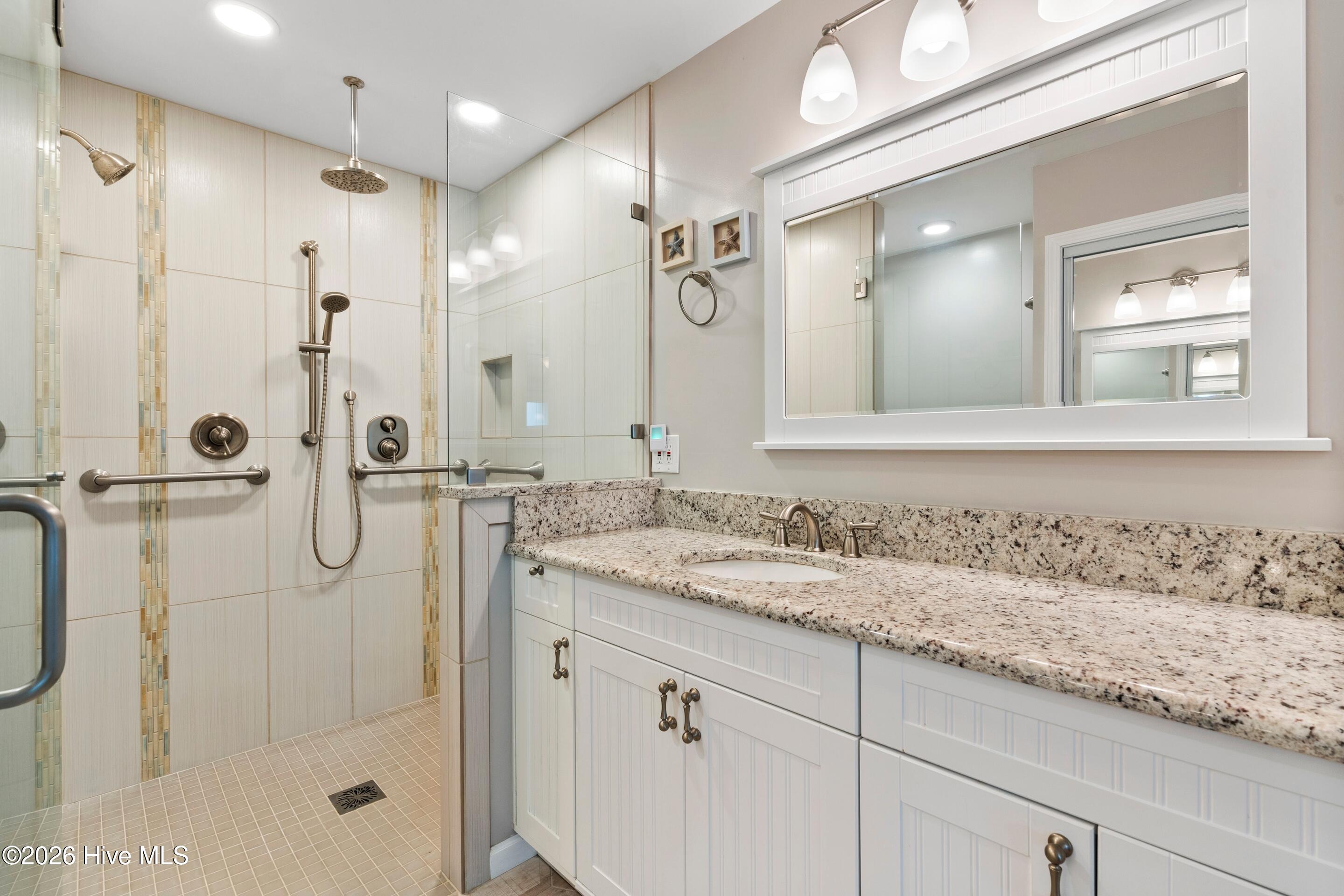 100554441 | Photo 33