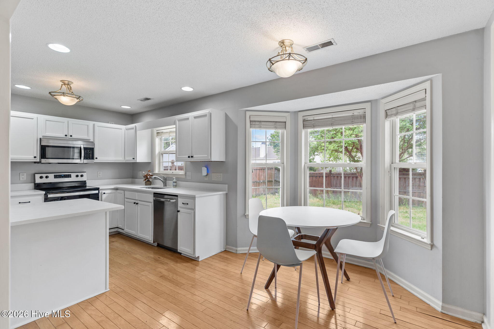 100569339 | Photo 19