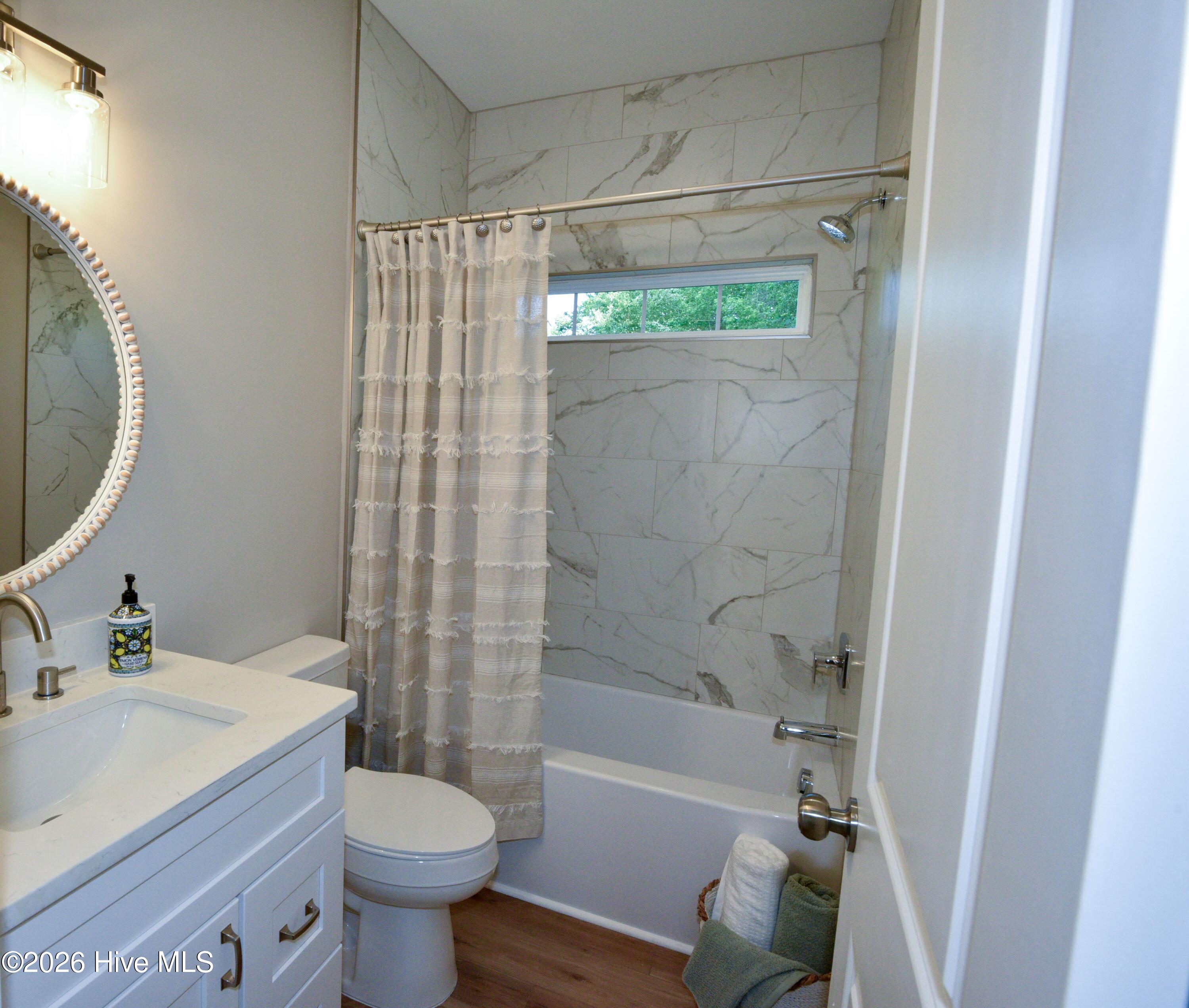 100569320 | Photo 60