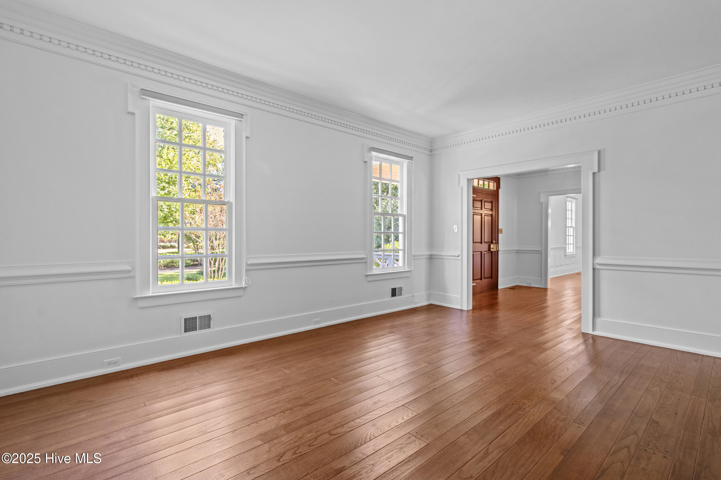 100537664 | Photo 41