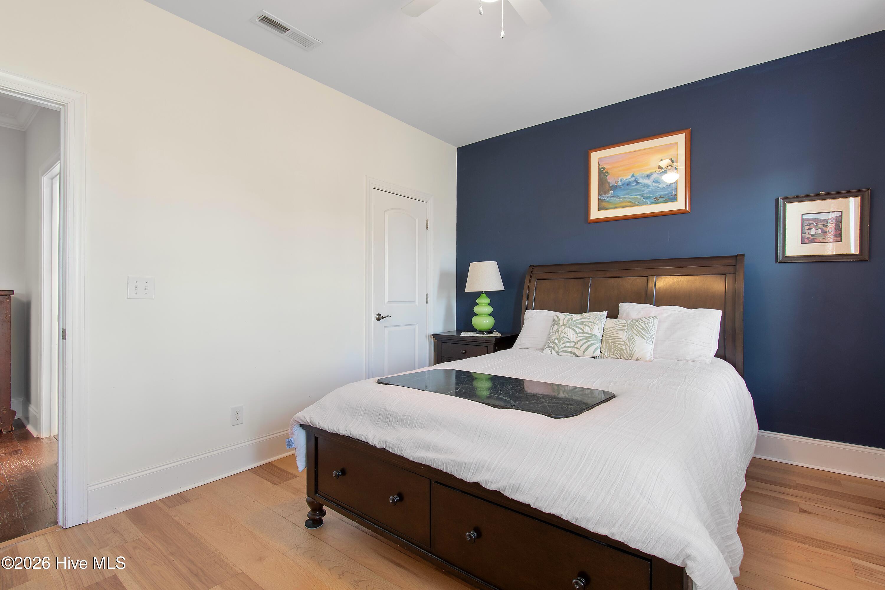 100548400 | Photo 29