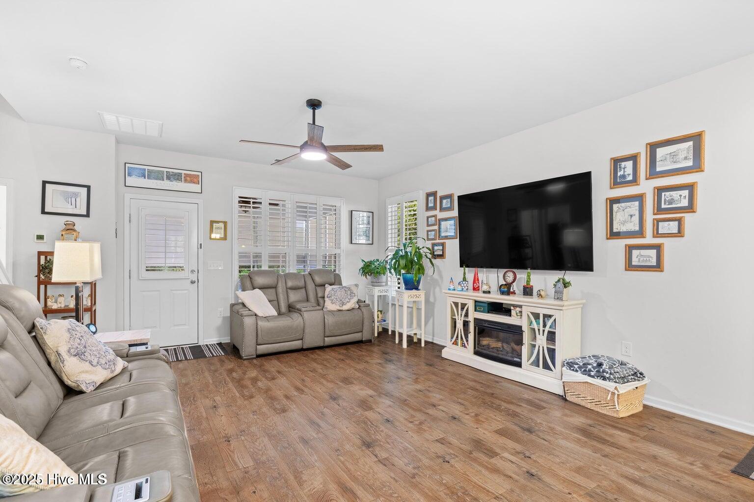 100531183 | Photo 12